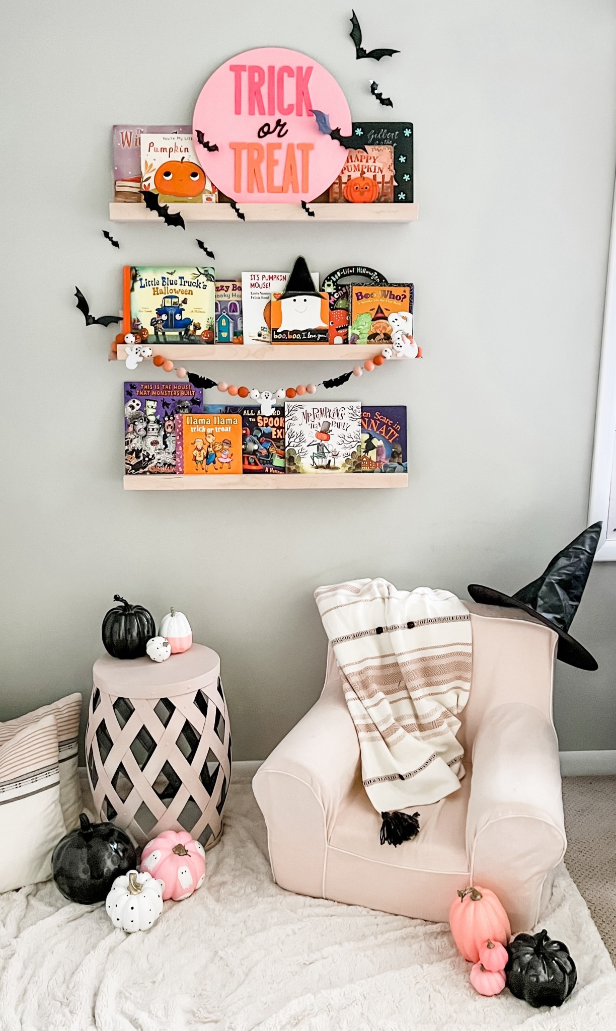 Halloween books corner  #halloween #halloweenwithkids #halloweenbooks 

#LTKFamily #LTKSeasonal #LTKHalloween