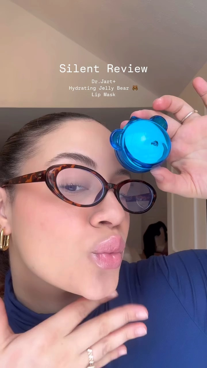@drjart #gifted_by_drjart 

I’m definitely late to this party, but this is probably one of the most sleep on lip products on the market! I think it’s super comparable to the very viral #laneigelipmask however it’s much thicker and has a long lasting hydration 

10/10 for me! Also this is the perfect stocking stuffer!!! 

#lipmask #drjart #virallipproducts