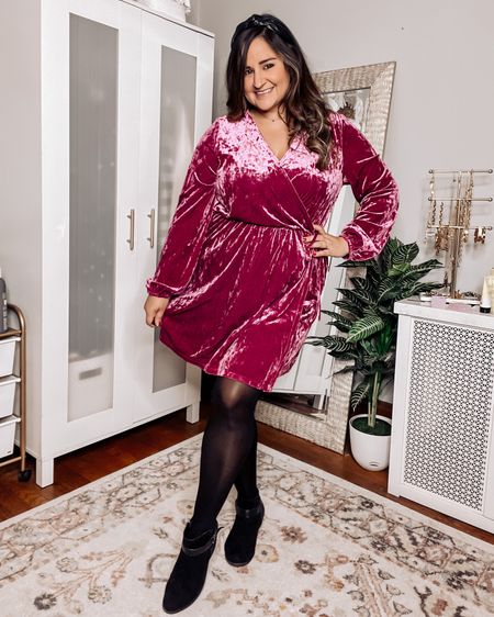 Wearing an L in the pink velvet dress
Wearing an L in the Sheertex tights 

Holiday dress, velvet dress, pink dress, Walmart dress, party dress, stockings 

#LTKunder50 #LTKcurves #LTKHoliday