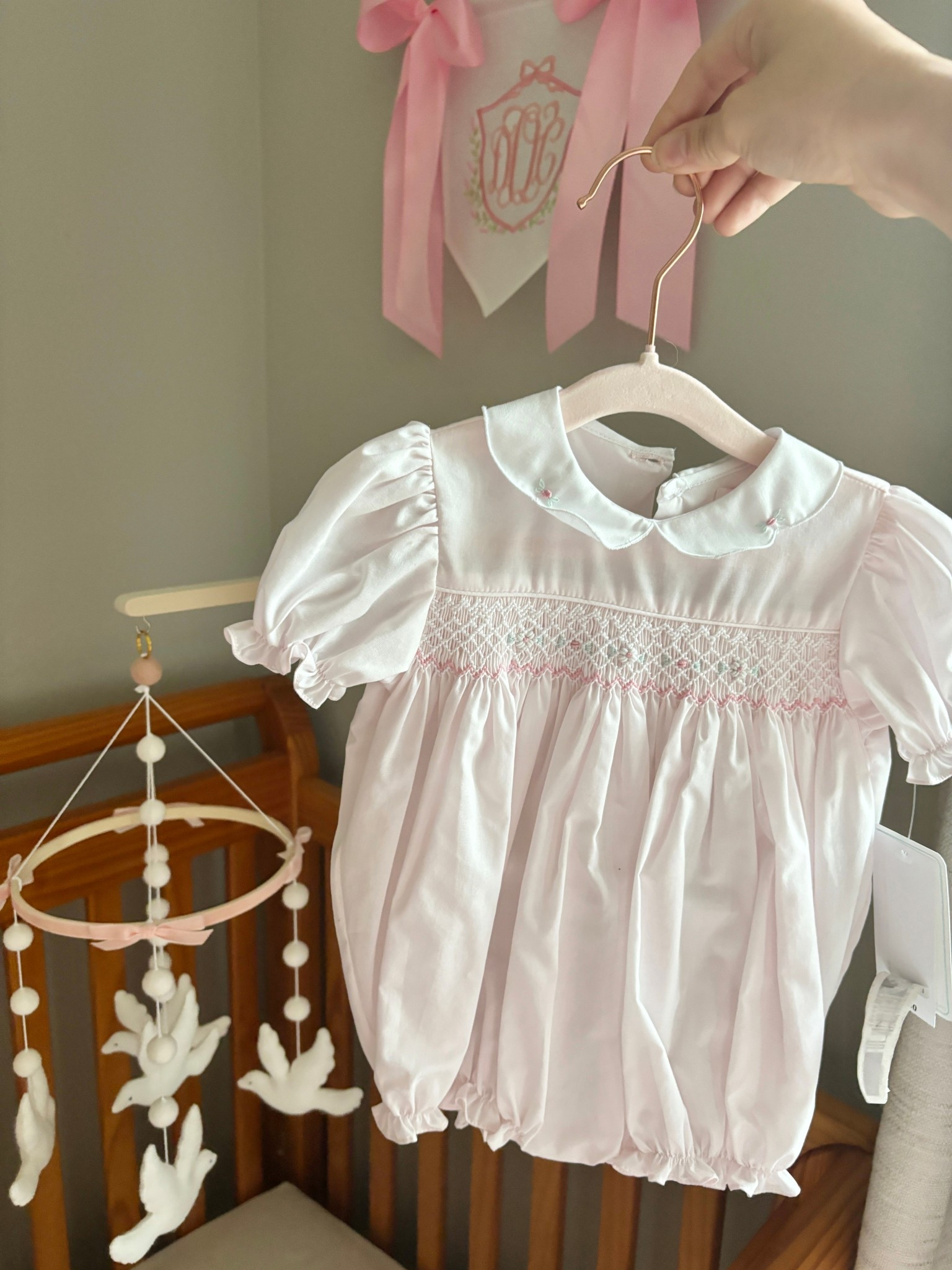 Absolutely obsessed with heirloom pieces like this Petit Ami bubble for dressing Dove 🎀