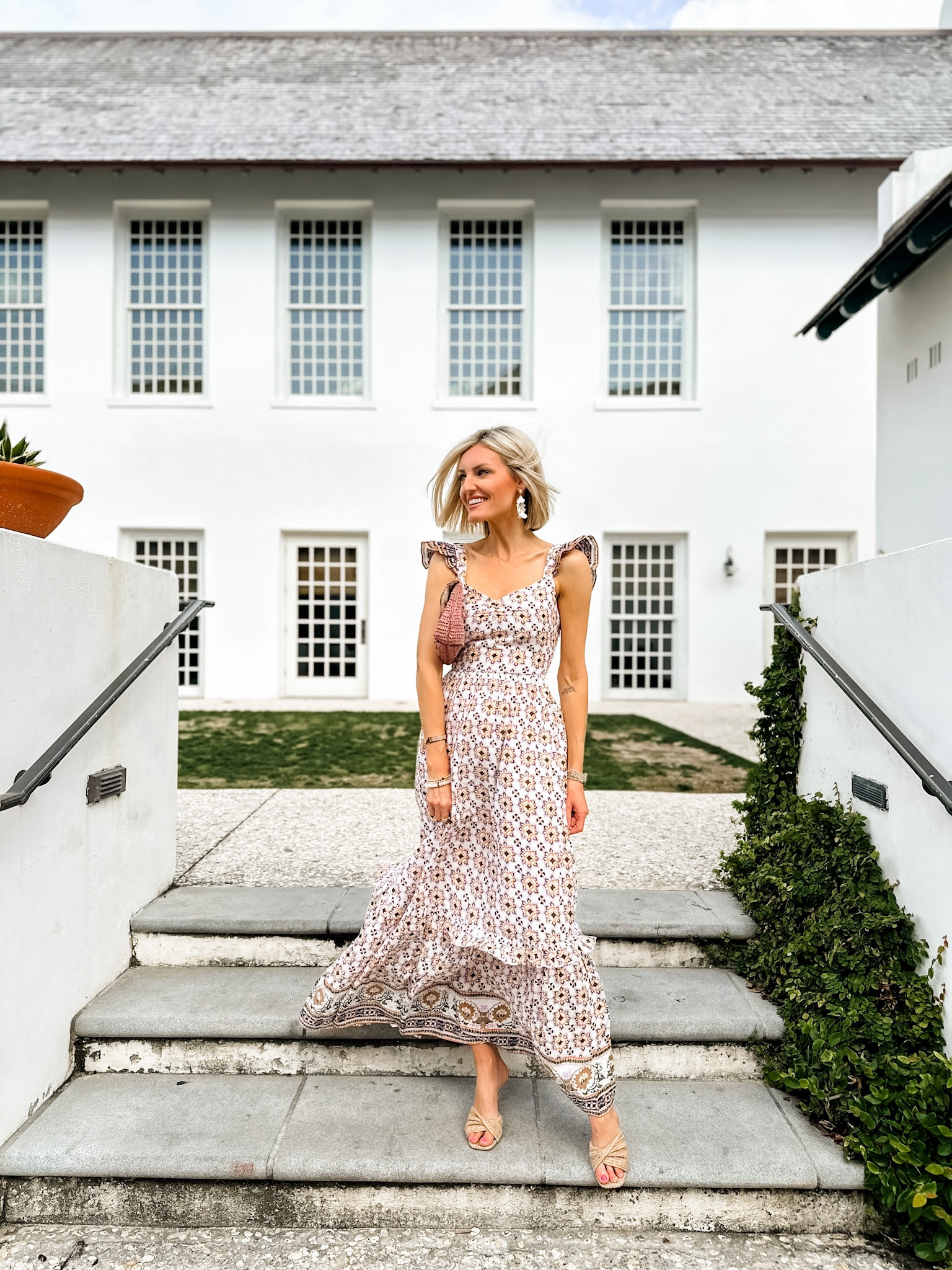 This splurge worthy dress is so pretty! Love this print! Wearing XS! 

Loverly grey, maxi dress, summer dress, splurge dress 

#LTKSeasonal #LTKStyleTip