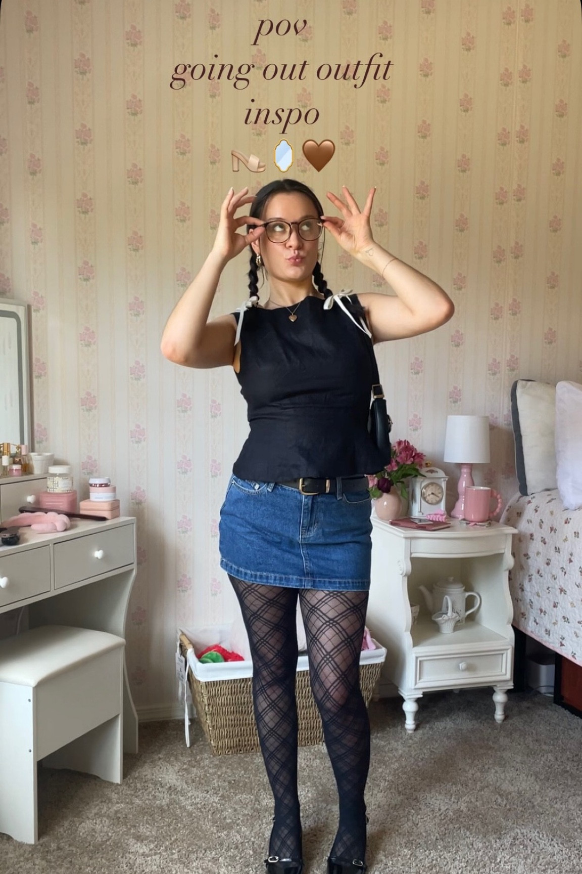 Let go out together 👡✨🤎

Follow for more outfit inspo 

#ootd #styleinspo #outfitinspiration #pinterestinspo #goingoutoutfit #princesspolly #reformation