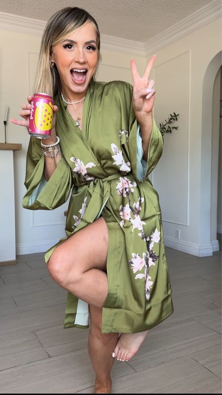 Omg this silky kimono robe is tooo cute!!! 

✔️ it soft, it's buttery, it's silky and I love wearing it while I'm getting ready 
✔️ you can easily wear it over some denim shorts and a tank top for the summer or as a bathing suit cover-up as well! 

#LTKstyletip #LTKfindsunder50 #LTKU