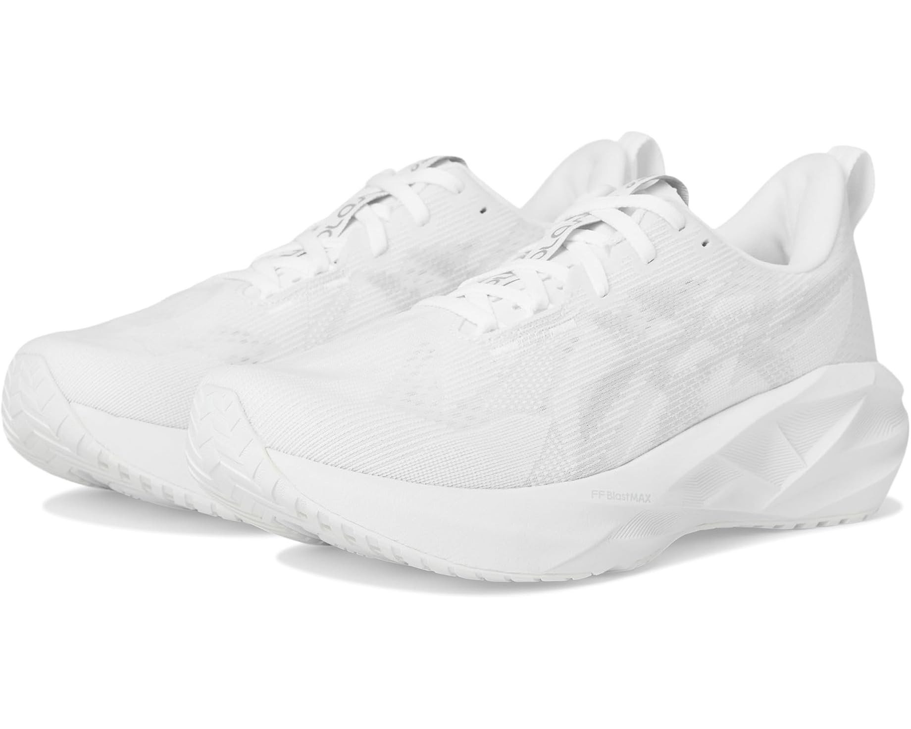 Novablast 5 | Zappos