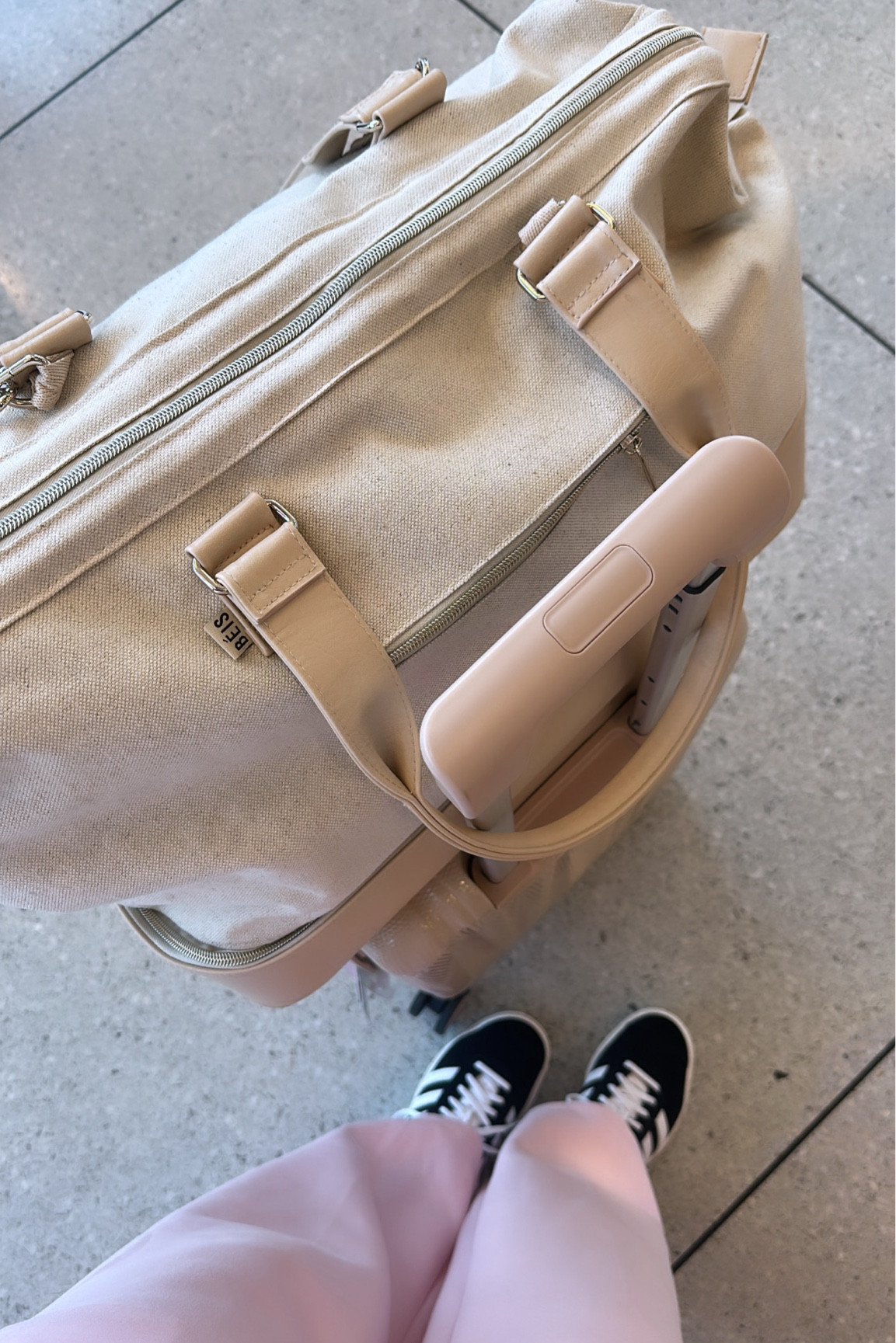 Travel Day OOTD 
 #ltktravel #travelessentials 