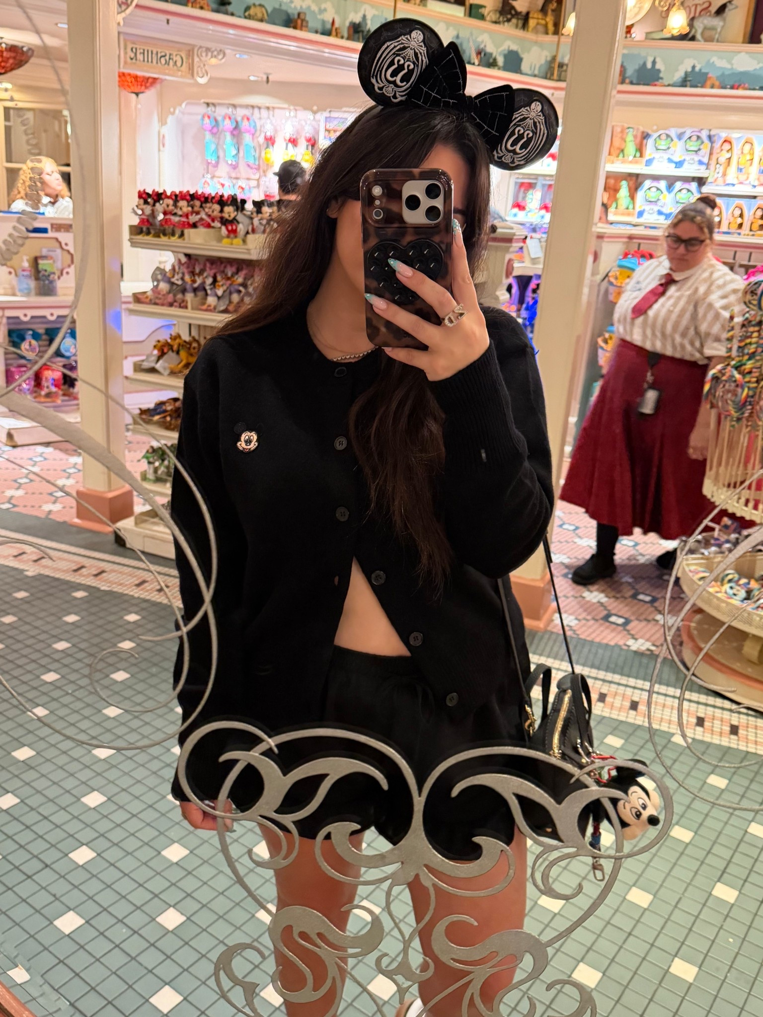 disney date night ootd 🖤🐭

#LTKSeasonal #LTKTravel #LTKStyleTip