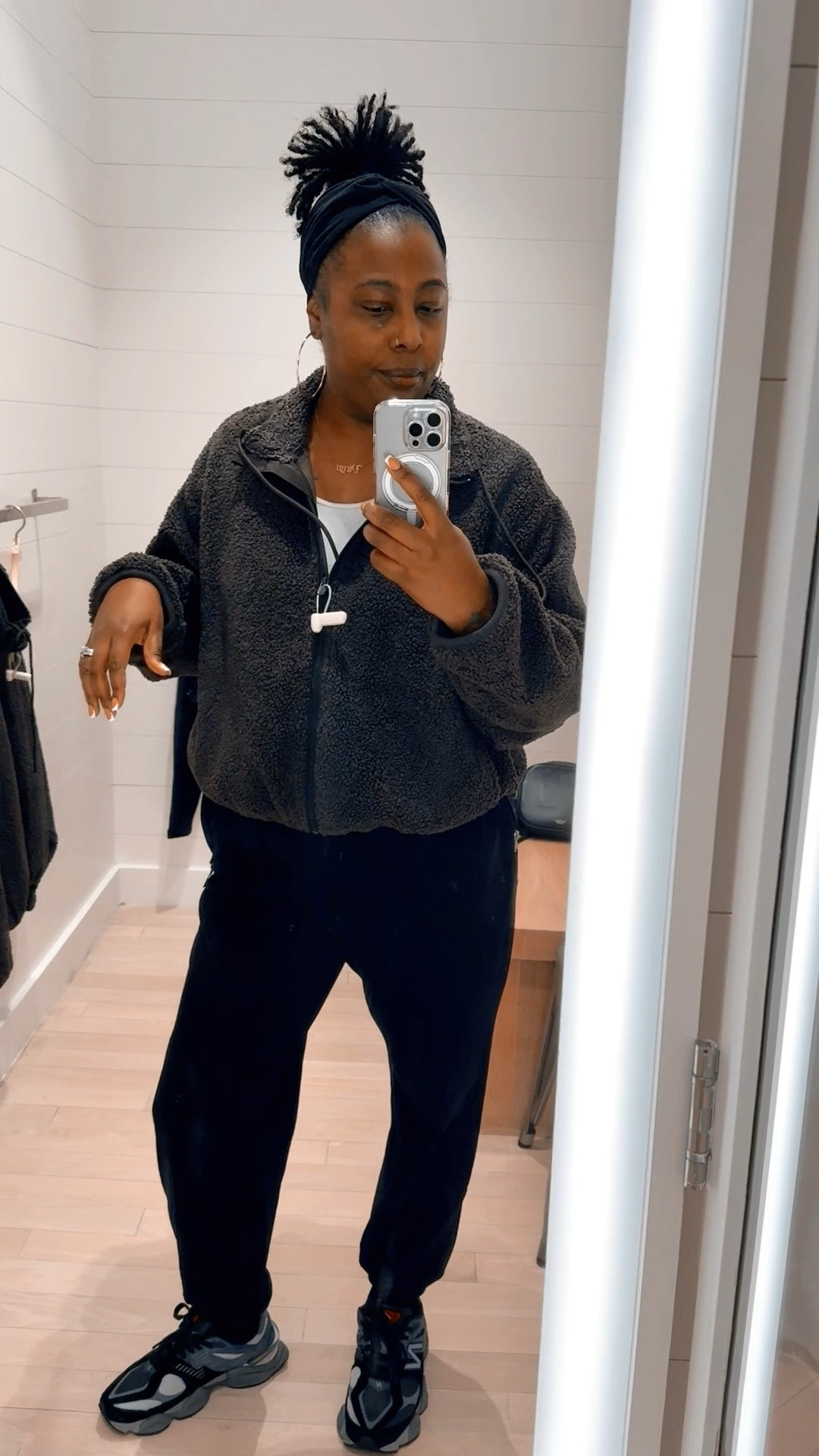 Come with me shopping at Northpark Mall in Dallas! I needed more new athlesiure wear! ❄️ #shopping #athleta #dallas #texas 

#LTKmomlife #LTKdayinmylife #LTKWorkwear