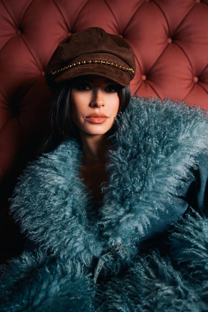 IT GURL BRIM HAT | AKIRA