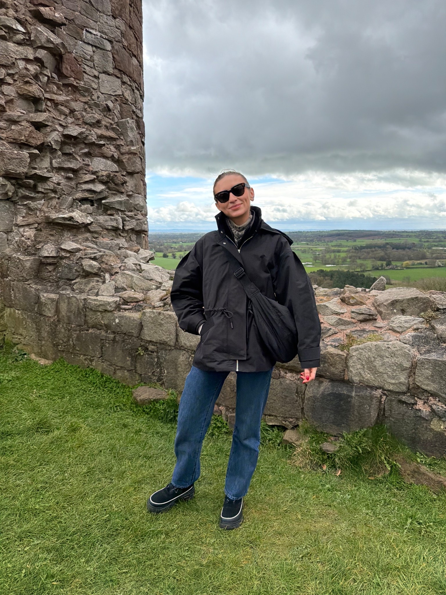 Outfit of the day - walk/colder/windy weather

WATthebrand rain coat - sold out so similar linked
Uniqlo jeans - W23 L31 these come up big size down
Sorel boots
Black slouchy bag, exact is new look but older so similar linked
Rayban state street sunglasses



Outdoor outfit, walk outfit