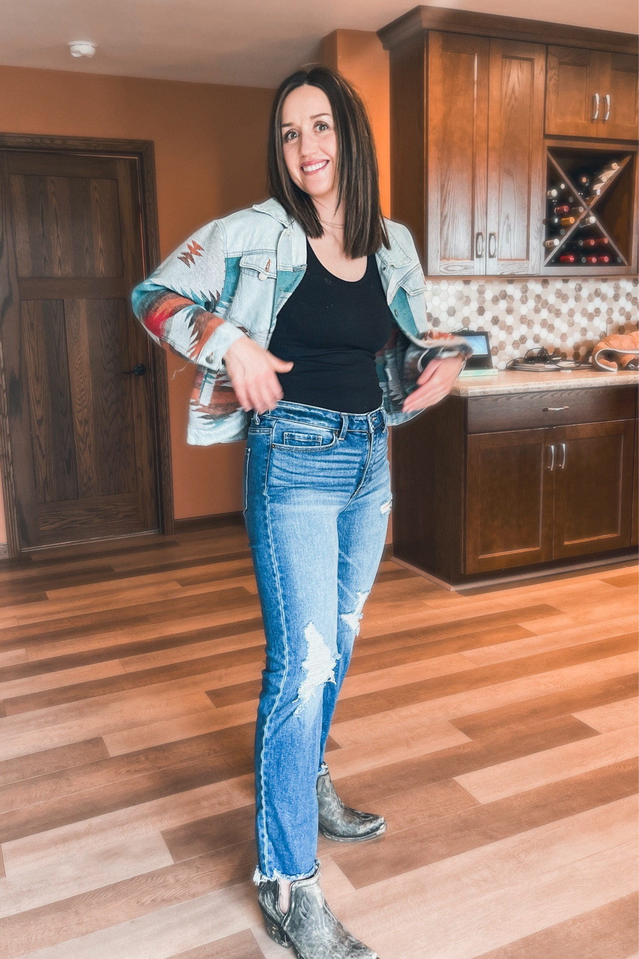 Casual but make it western! Jeans are high rise and stretchy, wearing 26. Tank is a S/M, jacket is a small, and boots are a 9.

#LTKshoecrush