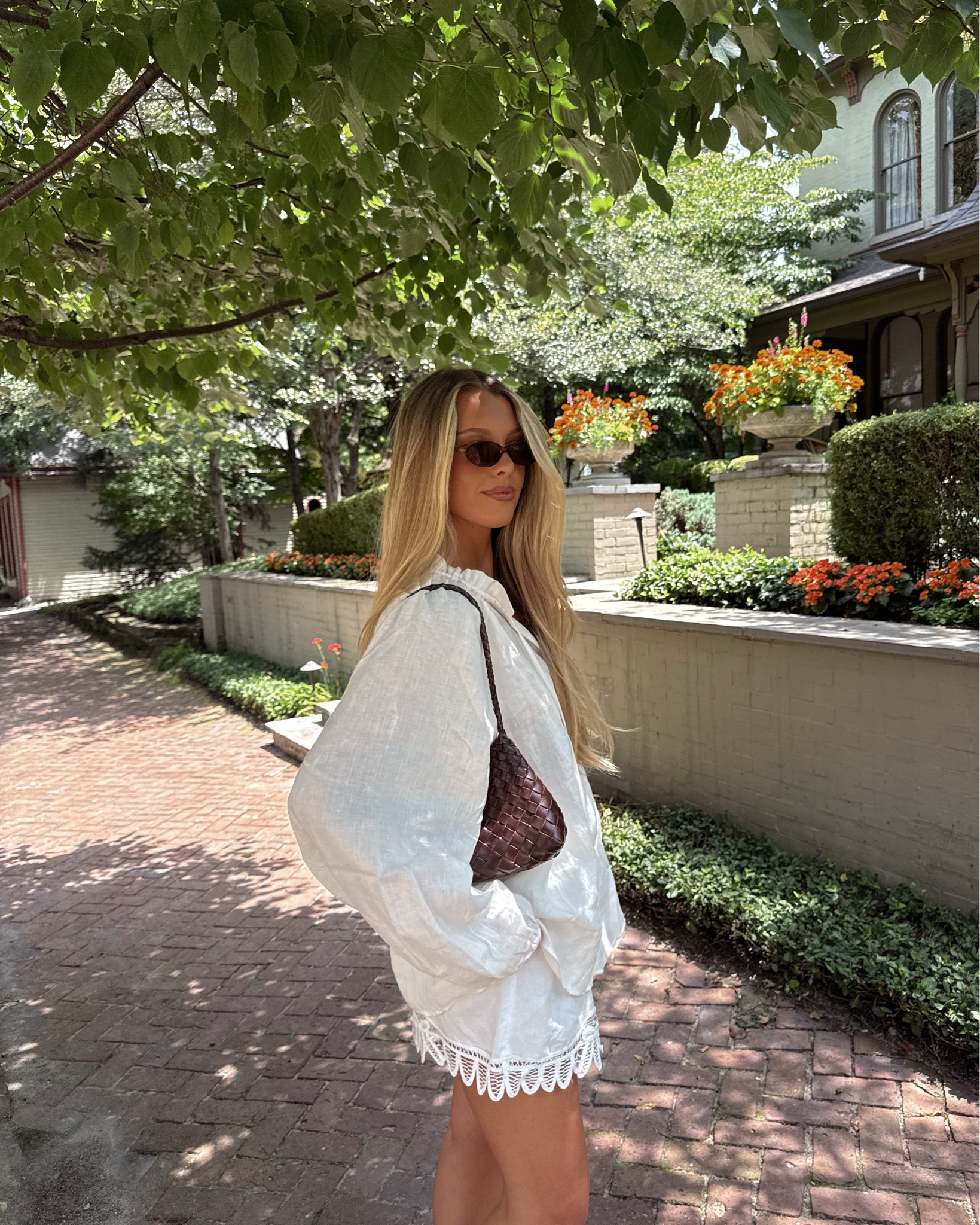what I’m wearing & reading 📖🌿🪿

current read: the hotel nantucket by elin hilderbrand (loving it so far!! such a good summer read)

outfit details 🤍

linen top: banana republic
linen eyelet trim shorts: zara 
woven bag & sunglasses: amazon
mules: old navy 

#ootd #summerstyle #booktok #styleinspo #pinterestaesthetic