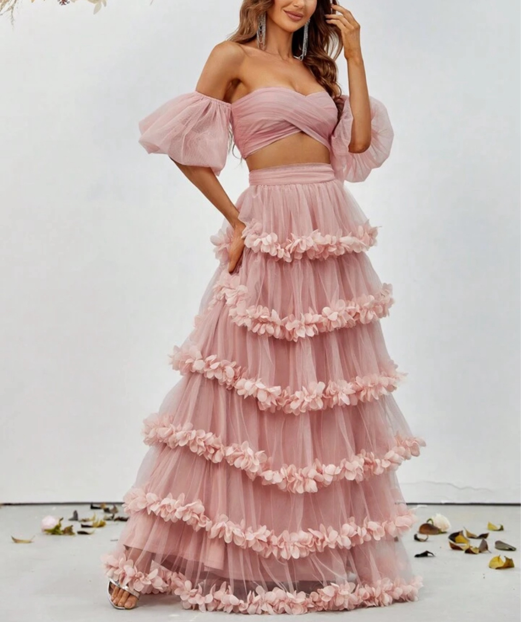 Perfect holiday Barbie look 

#LTKparties #LTKfindsunder100 #LTKHoliday