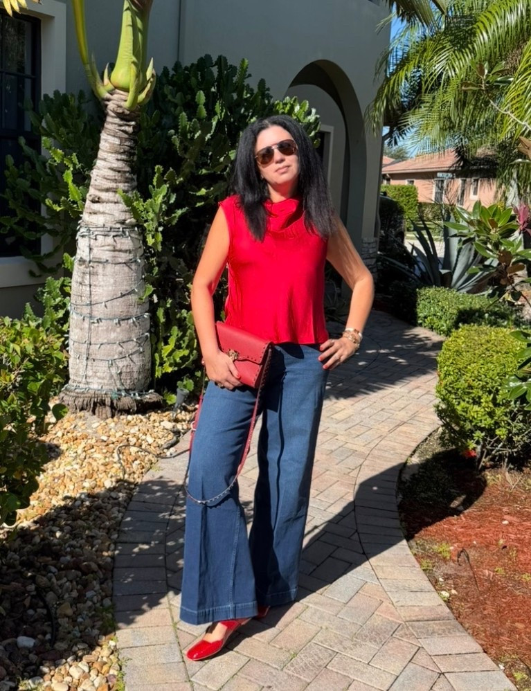 
😍Effortless style? Done deal with @SPANX new collection💁‍♀️✨

🤩 Pair these trending wide-leg SPANX jeans with a silky-smooth top for that polished, put-together look in seconds. Toss on a blazer, and you’re out the door — chic, comfy, and totally effortless. The amazing quality and flattering fit make these the wardrobe staples you’ll reach for on repeat. 🔥

🤩 Perfect for the holidays just around the corner — festive, flattering, and so easy to wear. 🎁✨

🫶🏻To shop the wide leg jeans 👉 https://bit.ly/3Ls1vrg
🫶🏻To shop the silky smooth top👉 https://bit.ly/4qKhYat

Code: EASILYXSPANX for 15% off and Free Shipping
#SpanxPartner

#LTKHoliday #LTKSaleAlert #LTKSeasonal