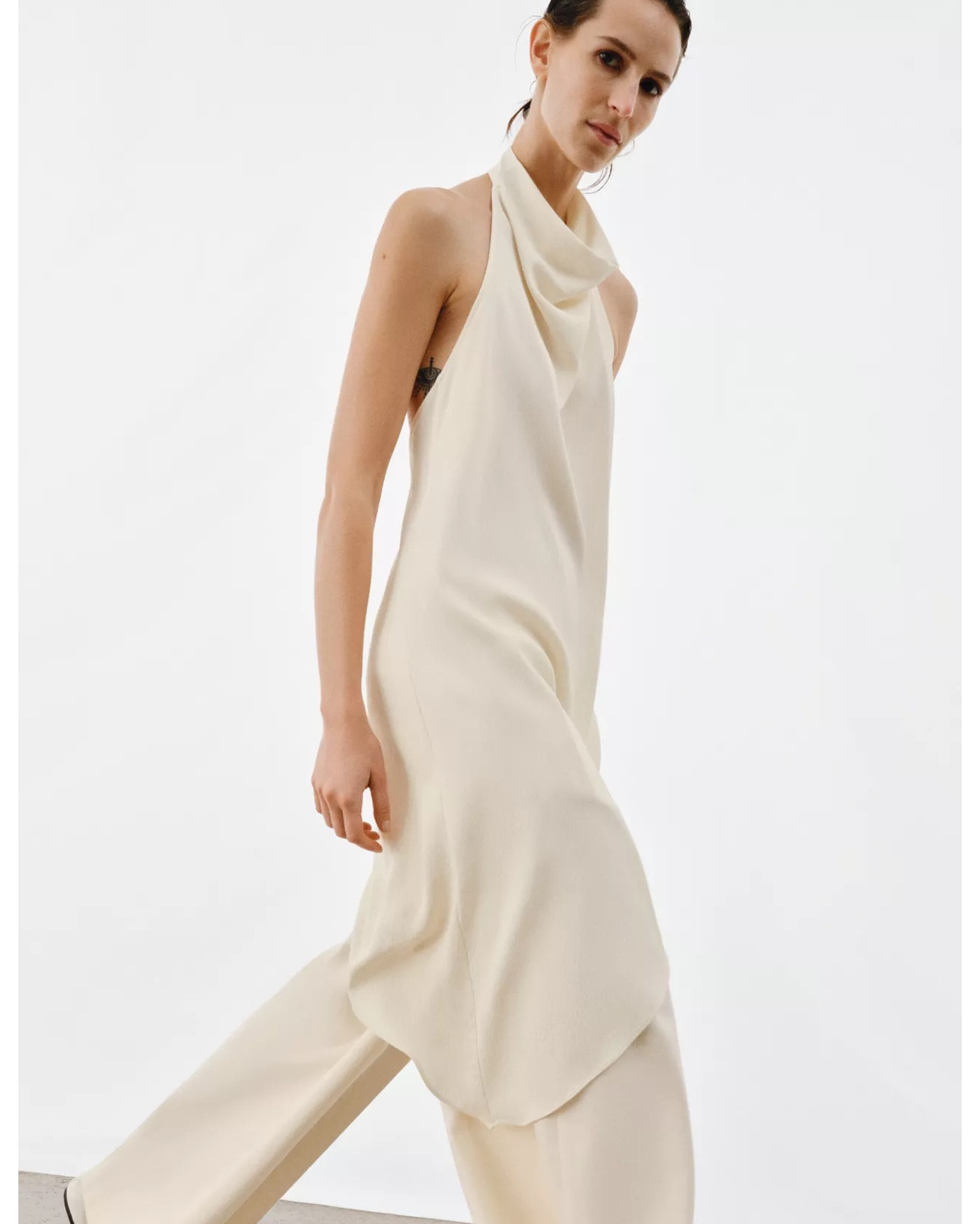 Zara new in 
Asymmetric top 
Bridal 