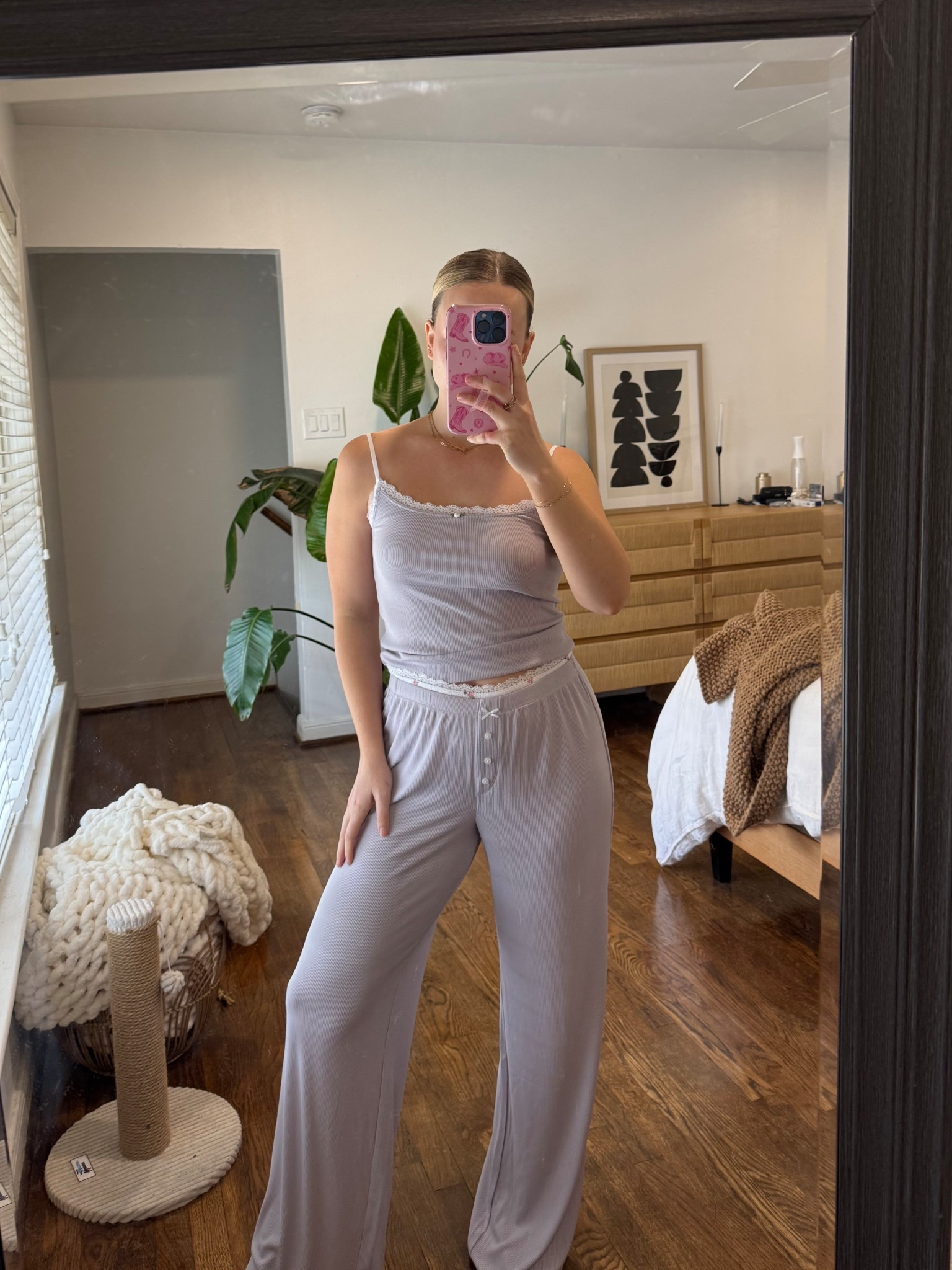 Girly, cute PJ set! Love the little lace frills + pants have peekaboo lace on the top! So easy to mix and match with the floral pattern! Wearing S in both 