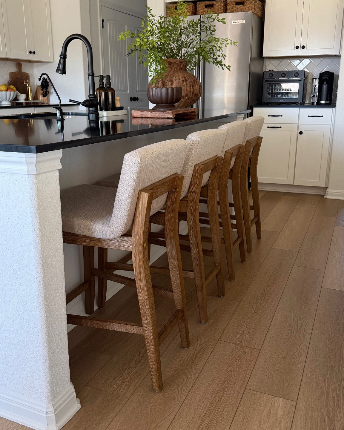 I was craving a change in our kitchen + I’m loving these new bar stools 😍

They are the Brushed Light Brown-Flax color - so pretty!

Bar stools, kitchen island, kitchen styling, clean kitchen, kitchen chair and dining, nathan james, kitchen refresh, open concept home, affordable bar stools, kitchen design, kitchen accessories

#LTKHome #LTKSaleAlert