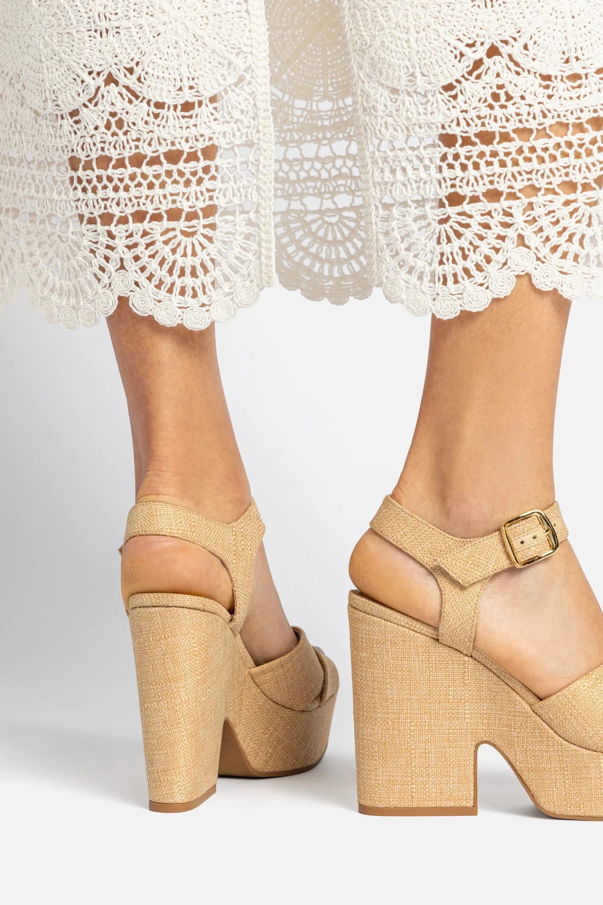 Cher Sandal In Beige Raffia | Larroude