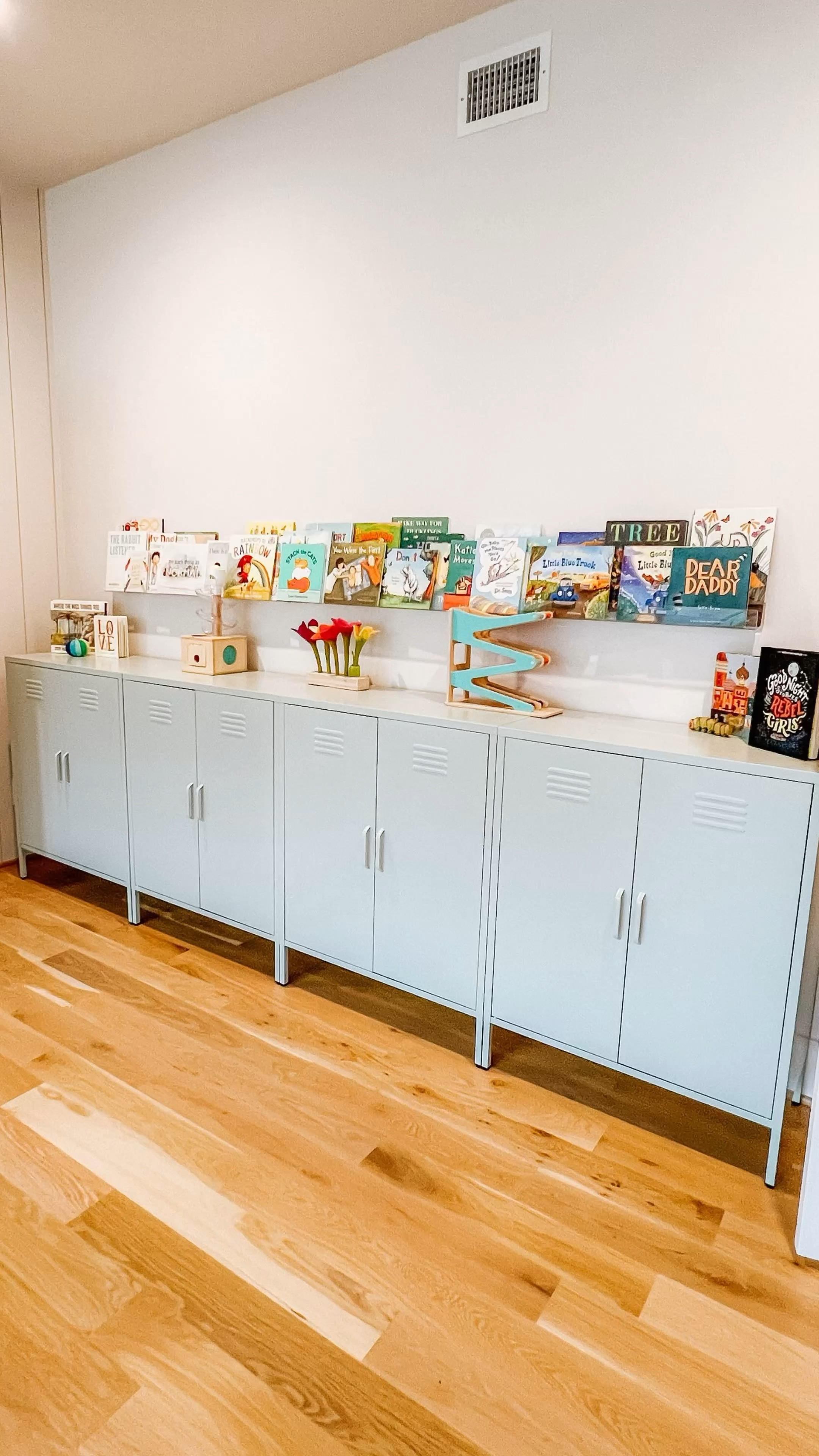 You know how much we love playrooms…one of our favorite spaces to organize! So we really love finding something new + fun to UP the cuteness + tidiness in a play space.
⠀
We are smitten kittens over these mini lockers! 🙀😻🙀 And they are so perfect for holding all the toys, games, + puzzles.

#LTKhome #LTKfamily