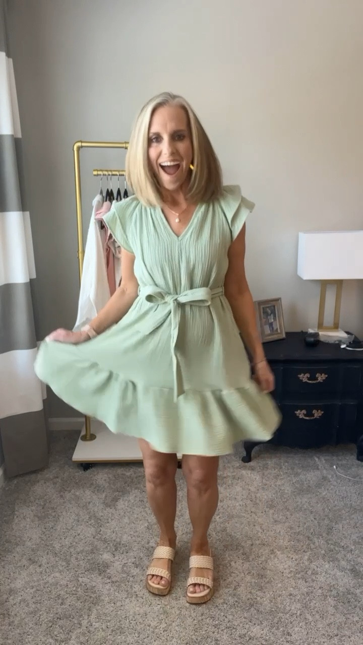 Neutrals or colors? I love both. Use LISA10 off any or all of these. 

Use COASTTOCOAST2 for 20% off the clog sandals 

#LTKstyletip #LTKFind