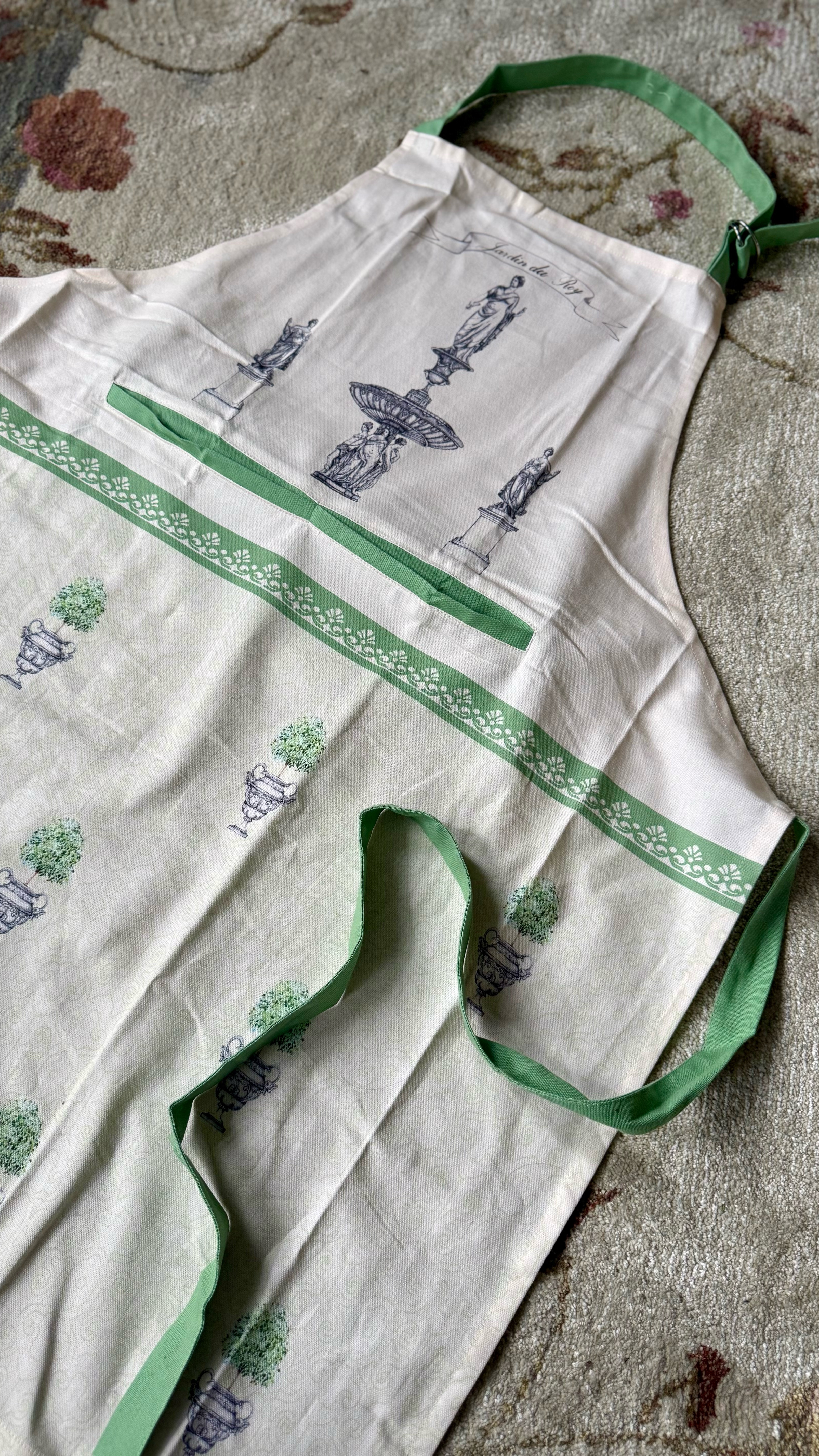 Cutest spring kitchen or gardening apron ever!  If you love all things vintage, you love this one.  #kitchen #spring #springhome #cooking #apron #gardening

#LTKHome #LTKFindsUnder50 #LTKSeasonal