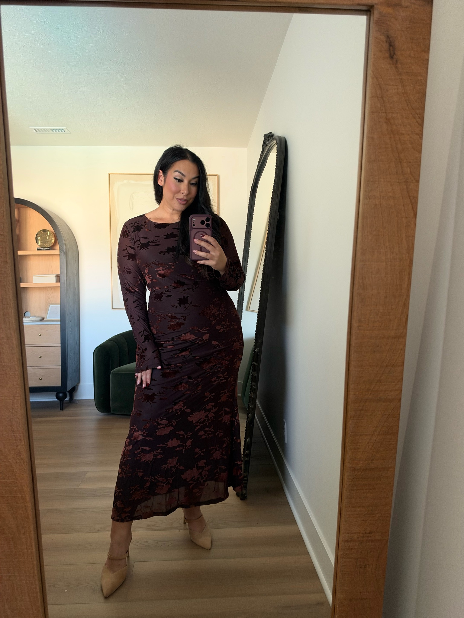 This dress is so good you guys!! I love the structure of this dress so much because it has great stretch and is soft belly friendly. I love the velvet burnout detail and I think this would be so perfect for a fall wedding. Wearing an XL. Midsize, midsize fashion, fall, fall wedding, fall wedding guest dress, fall wedding guest, wedding guest dress, amazon 

 #LTKootd #LTKMidsize #LTKWedding