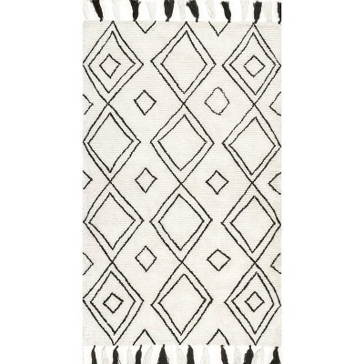 Nuloom Lisha Moroccan Diamond Tassel Indoor Area Rug, 4' x 6', Ivory | Target