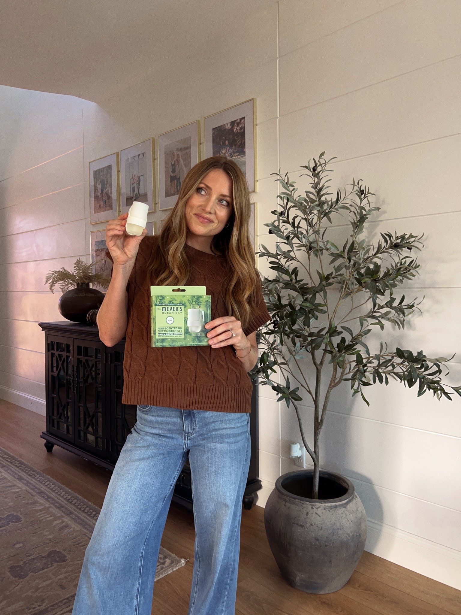 #Ad So excited about these new Scented Oil Diffusers from Mrs. Meyer’s! They come in garden inspired scents like lavender and rain water (with limited edition holiday scents November 9th!) and have such a sleek design. They are also free of parabens, nitro musks, BHT, formaldehyde and phthalates. Shop now at Target! #targetparter #target #mrsmeyers @target @mrsmeyerscleanday