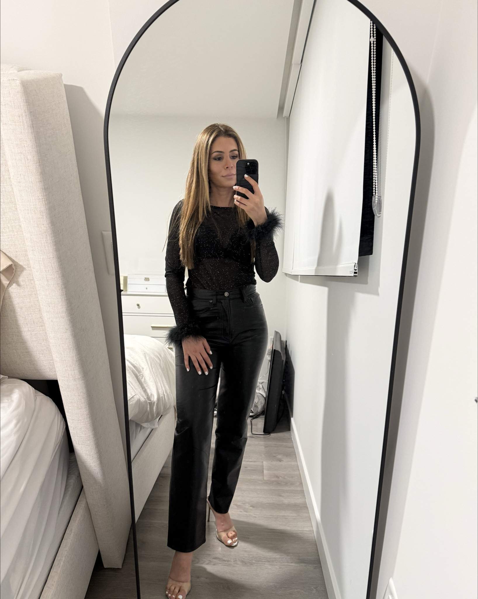 Love this sparkly top for the holidays. ✨ 



#LTKSeasonal #LTKHoliday #LTKootd