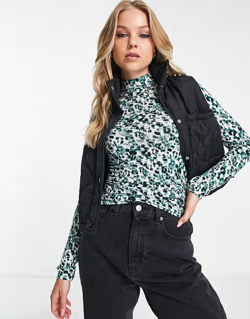 Stradivarius high neck long sleeve top in green print | ASOS (Global)