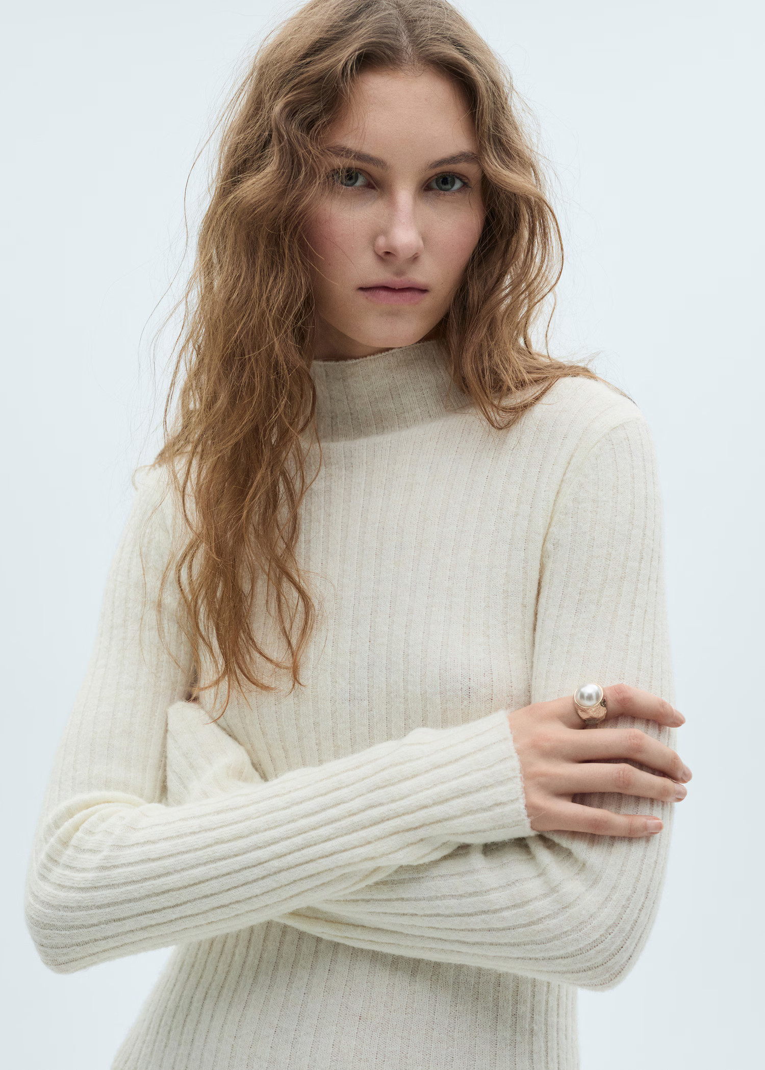 Pearl textured ring - Women | MANGO United Kingdom | MANGO (UK)