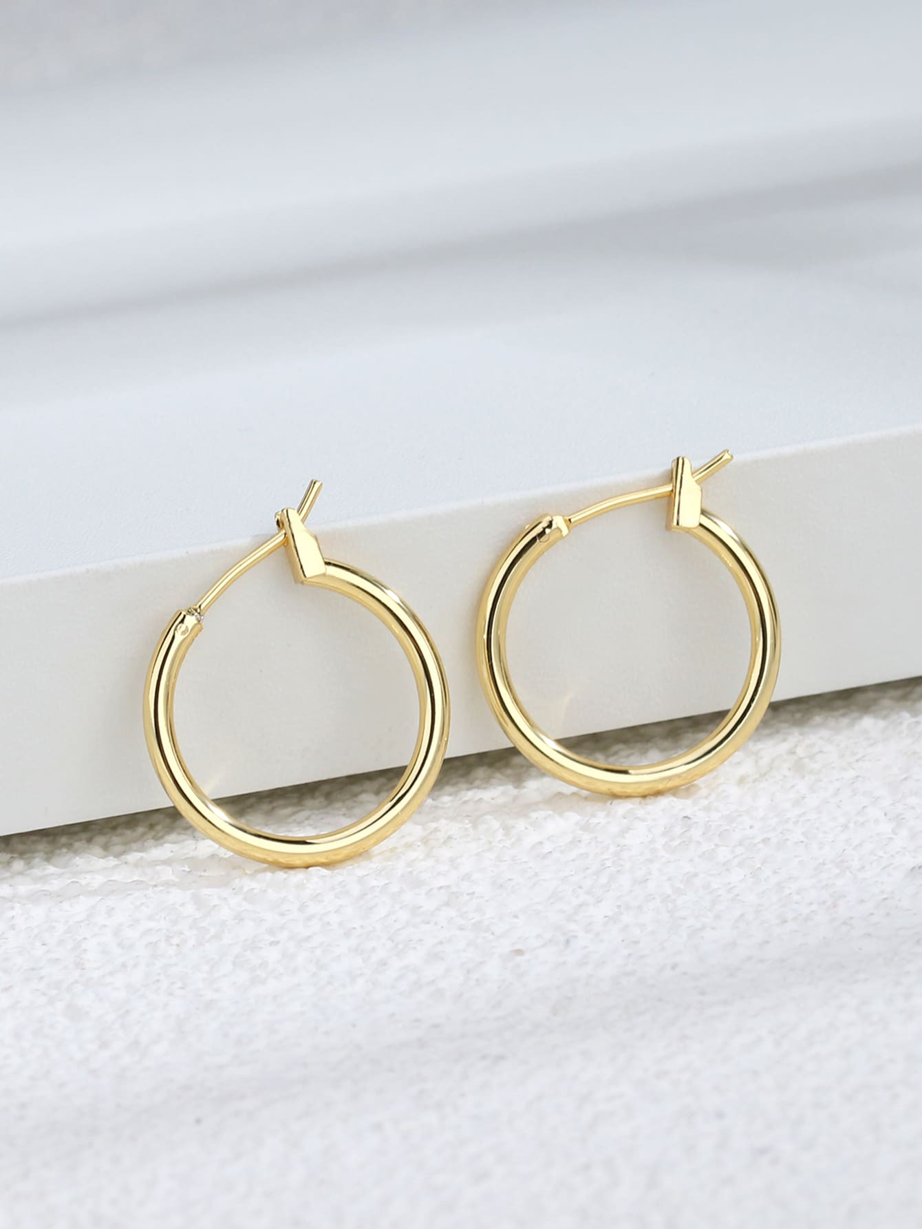 1pc Minimalist Hoop Earrings Hoop Huggie Earrings Simple Design For Women Girls Party Holiday Gif... | SHEIN