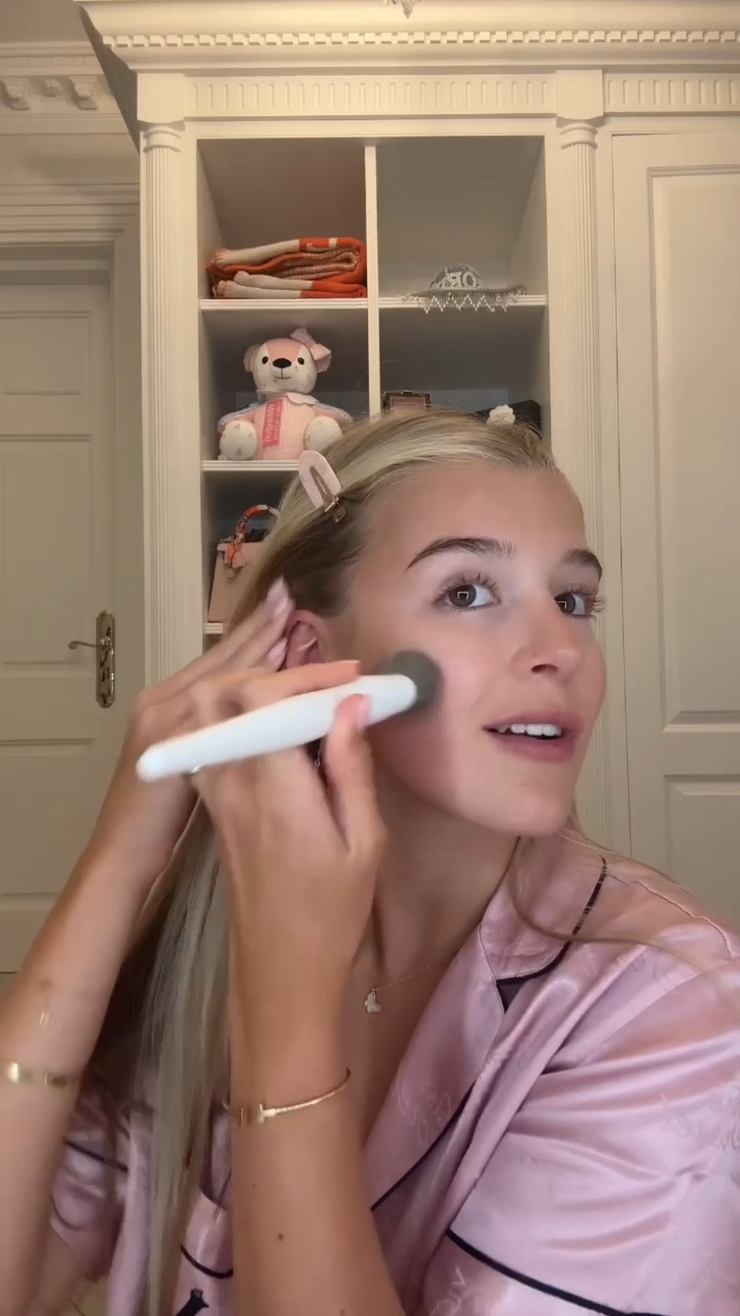 GRWM for dinner 🍣

Make up routine, morphe, Huda beauty, Refy, Too Faced, Make up by Mario, glam, make up tutorial

#LTKbeauty #LTKuk #LTKwinter