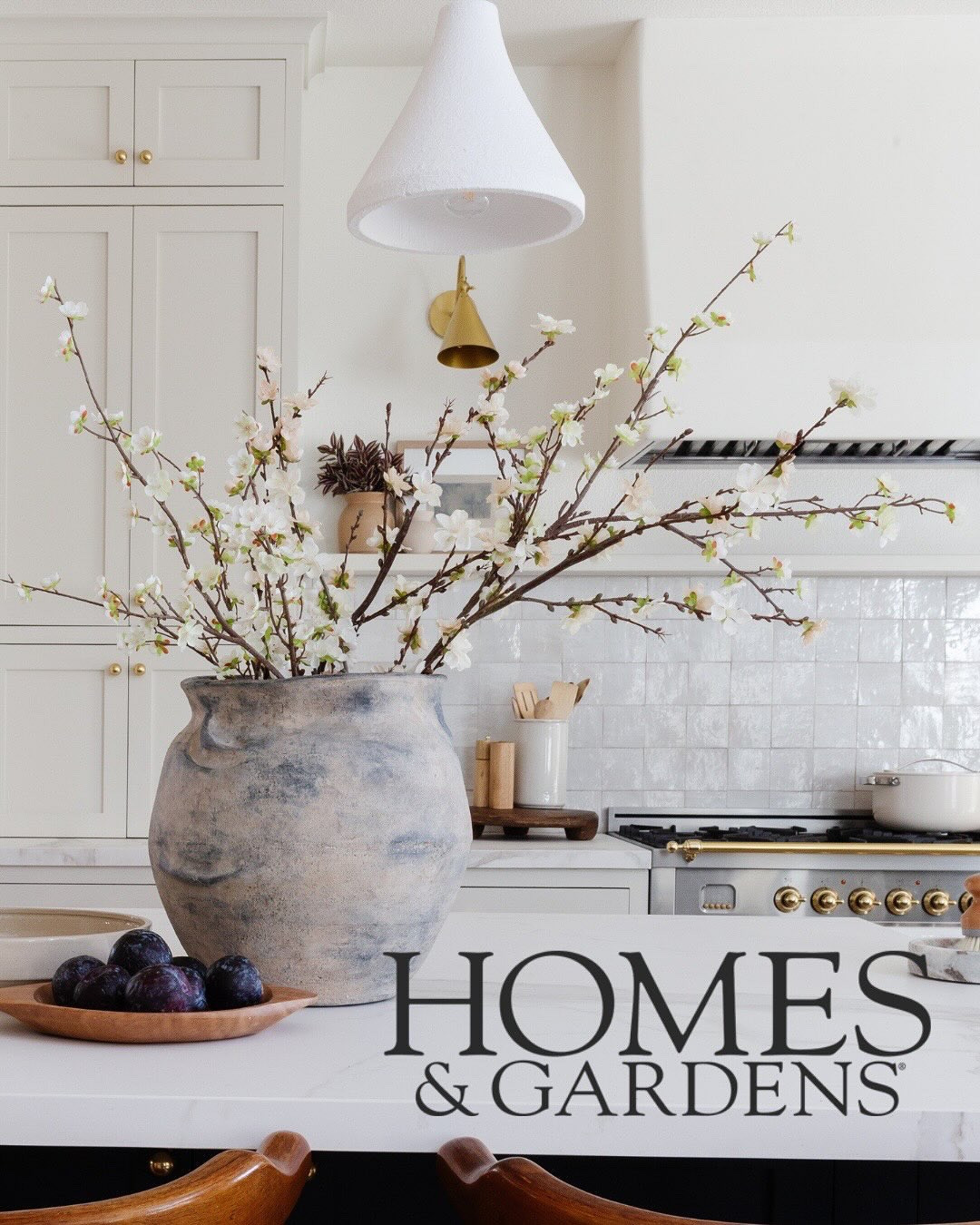 PHI Featured in Homes & Gardens // Who knew a bowl of fruit could be this chic? 🍋🍇

As I shared with @homesandgardens, I love styling kitchen photoshoots with interesting produce—think purple artichokes, inky plums, or heirloom citrus. They layer in unexpected color and that rich, organic texture every space craves.

Read the feature here ➝ https://www.homesandgardens.com/interior-design/things-stylists-always-bring-to-shoots

I love how @juliademer put it; “Apparently, all it takes to create a little cinematic magic is a trip to the produce
aisle.” Thank you Julia and @homesandgardensofficial! 

Design // @peggyhaddadinteriors 
Photography // @karadeyoungphotography 

#HomesAndGardens #PressFeature #KitchenStyling #InteriorStyling #DesignTips #PeggyHaddadInteriors #LayeredInteriors #ColorfulHomes #projectmeadowbrook

#LTKHome #LTKFindsUnder100