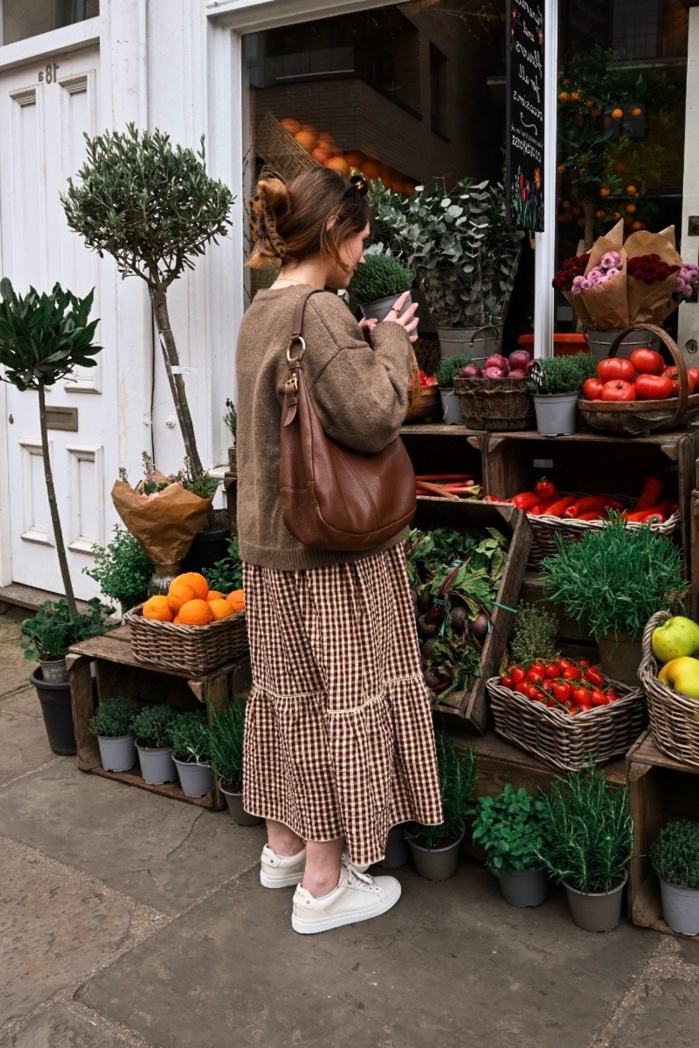 Spring and shades of brown 🤎 perfect for running errands in comfort and style! 

#LTKfindsunder100 #LTKSeasonal #LTKeurope