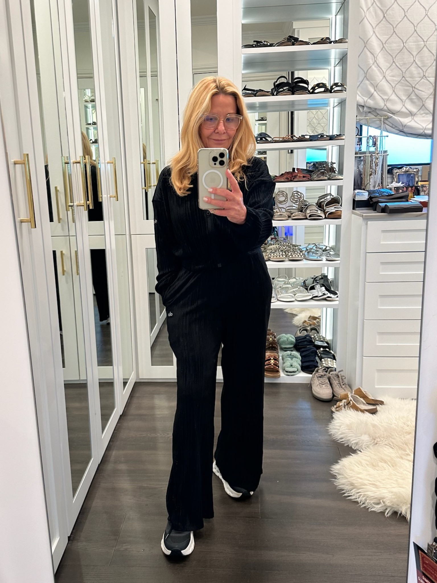 It’s an Alo kind of day. ♥️

#LTKSeasonal #LTKActive