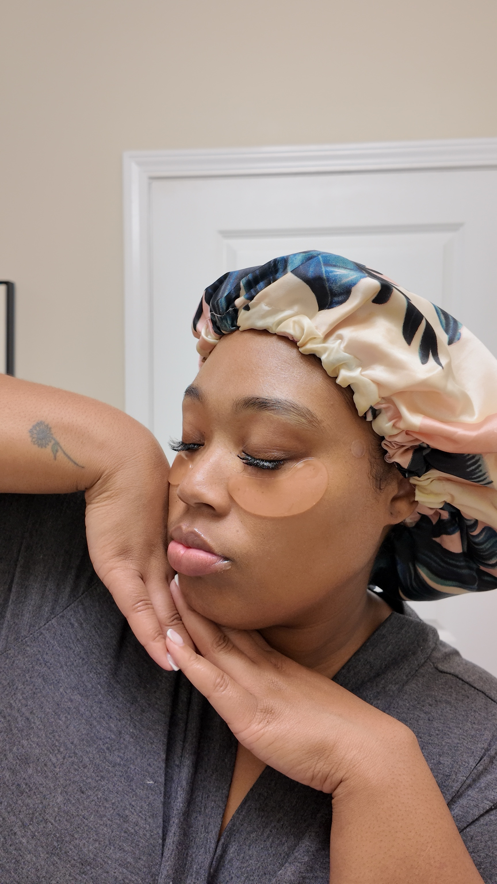 ✨ Time for my nightly ritual! The pimple patches are working their magic, and I'm over the moon with @Good Molecules sorcery! 🌙✨ 

Tonight’s lineup is a dream team: 
@Dickinson's Witch Hazel toner for that refreshing touch 🍃 
@Conair Daily Facial Glow Kit, because who doesn’t want a radiant glow? ✨ 
Good Molecules Hyaluronic Acid Serum, quenching my skin's thirst like a desert oasis 💦 
@Youth To The People Super Fool Cleanser and Moisturizer, keeping my skin smooth and soft 😌 
- Bath & Body Works Lip Mask, for lips that are ready to pucker up 💋 
- Body Prescription Grapefruit Eye Patches, because those dark circles don’t stand a chance! 🍊 

Let’s wash our faces and wake up to a fresh new glow!

#LTKBeauty