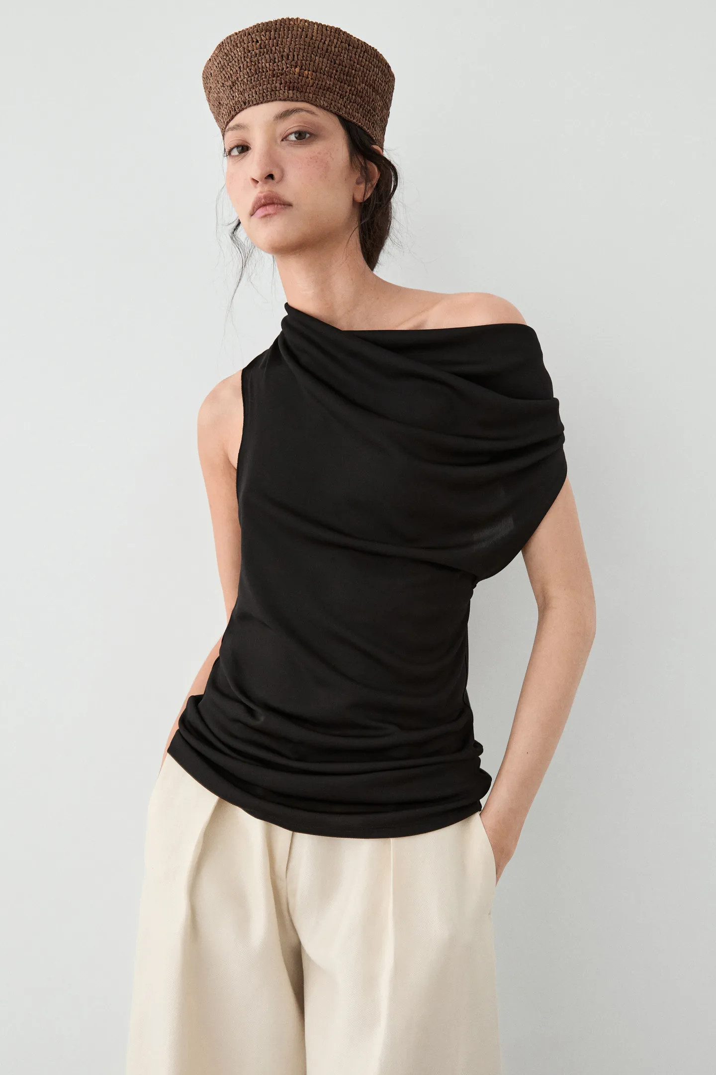 Flie\u00dfendes Top mit Zierknoten | Massimo Dutti DE
