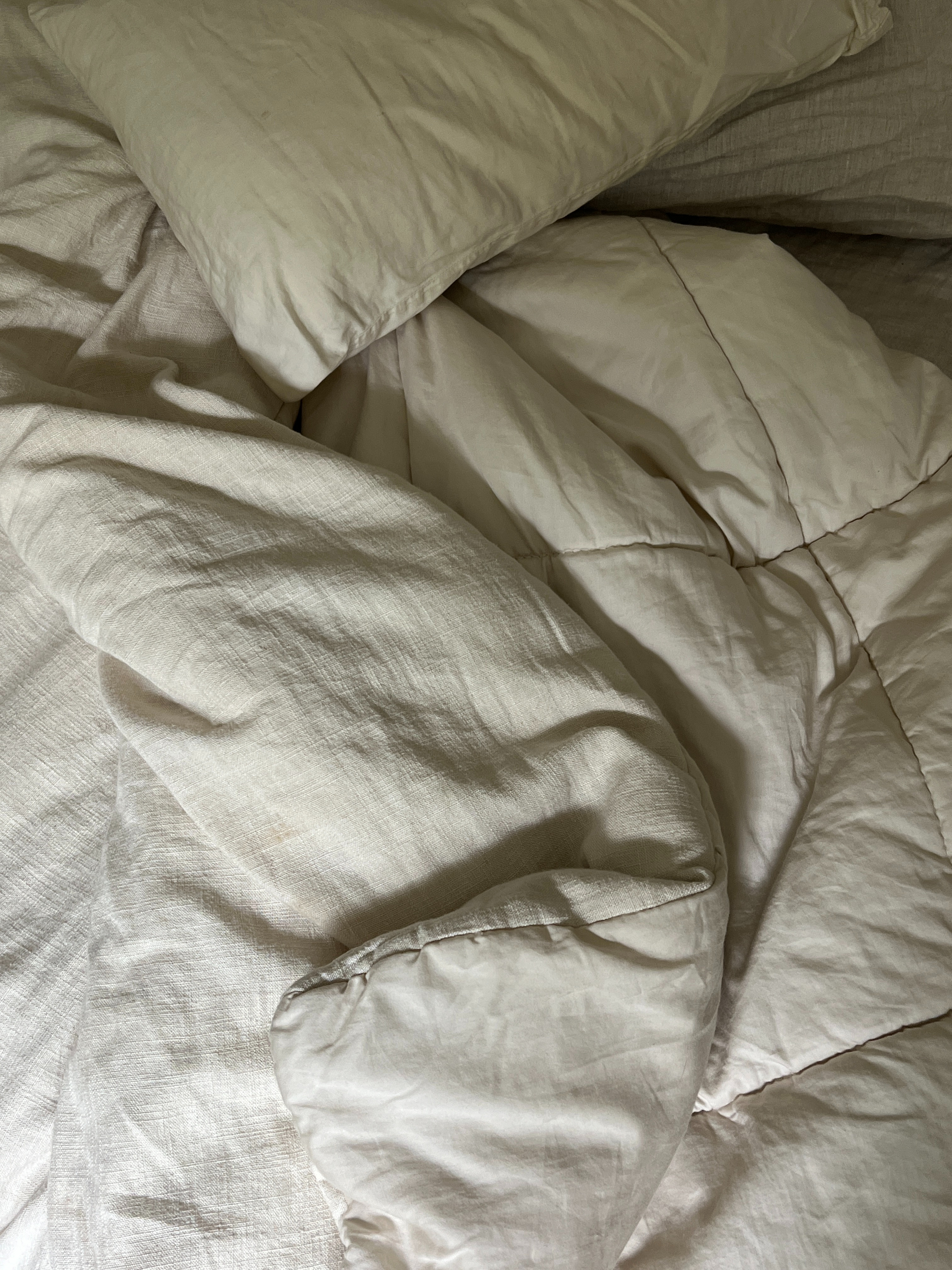 New bedding obsession - Casaluna Comforter & thank goodness it's all one piece and not a duvet cover! 

ps. also linked my favorite Casaluna candle because it's so good

#targetfinds #casalunacollection #casaluna #casalunabedding #targethome #targethomefinds #targetbedding 

 #LTKHome