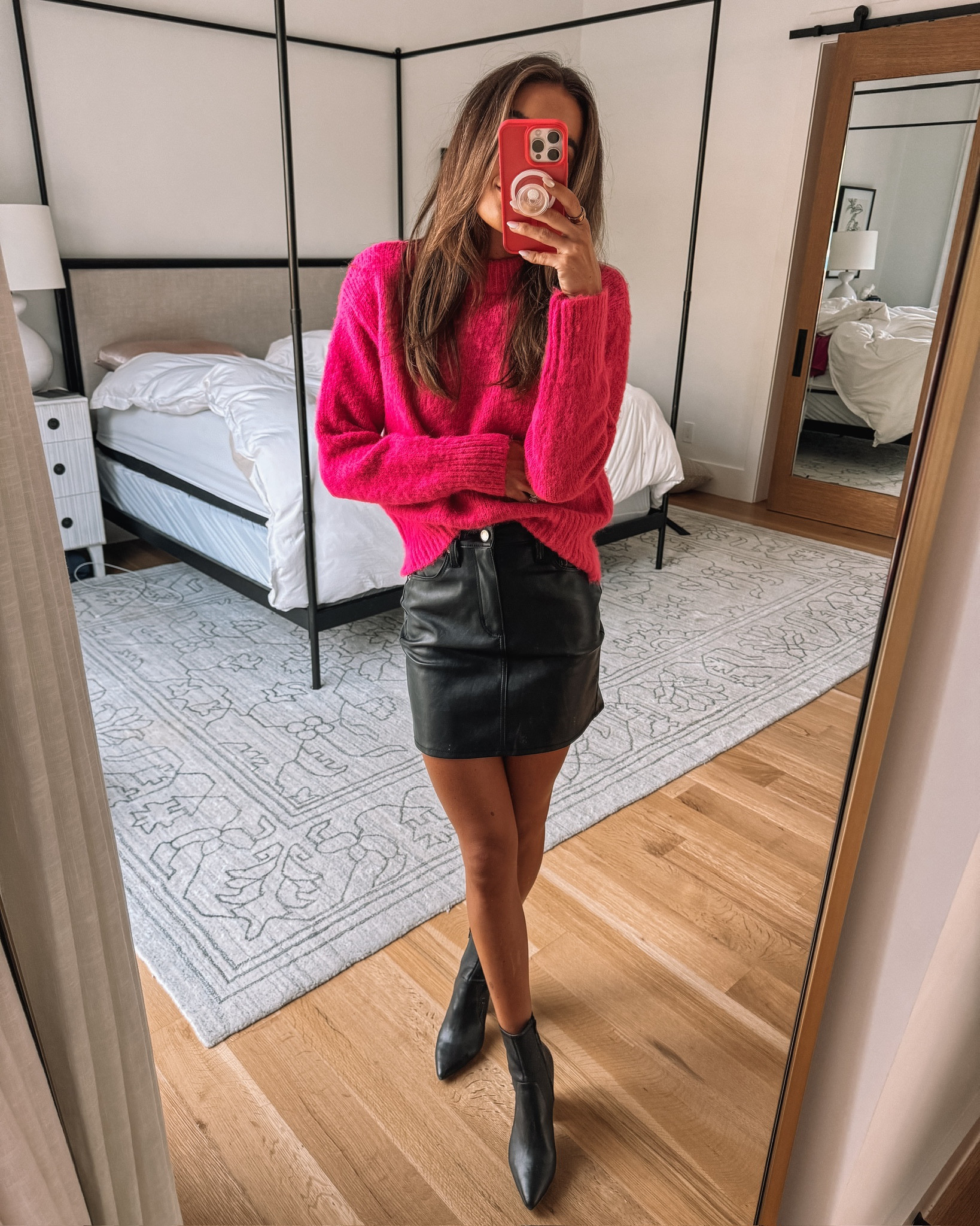this sweater is sooo soft + a fun pop of pink!! 💕

@target @targetstyle #ad #targetstyle #target #targetpartner

#LTKHoliday #LTKCyberWeek #LTKfindsunder50