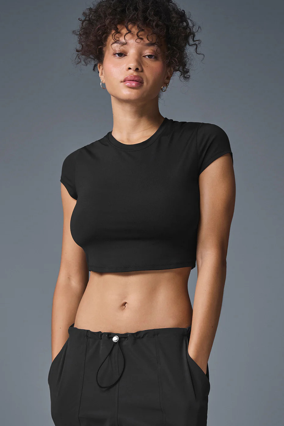 Alosoft Crop Finesse Short Sleeve Top in Black, Size: Large | Alo Yoga (US)