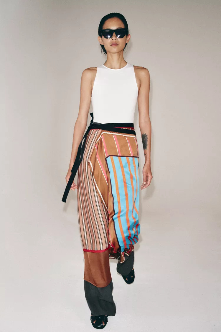 STRIPED PRINT PAREO SCARF | Zara US