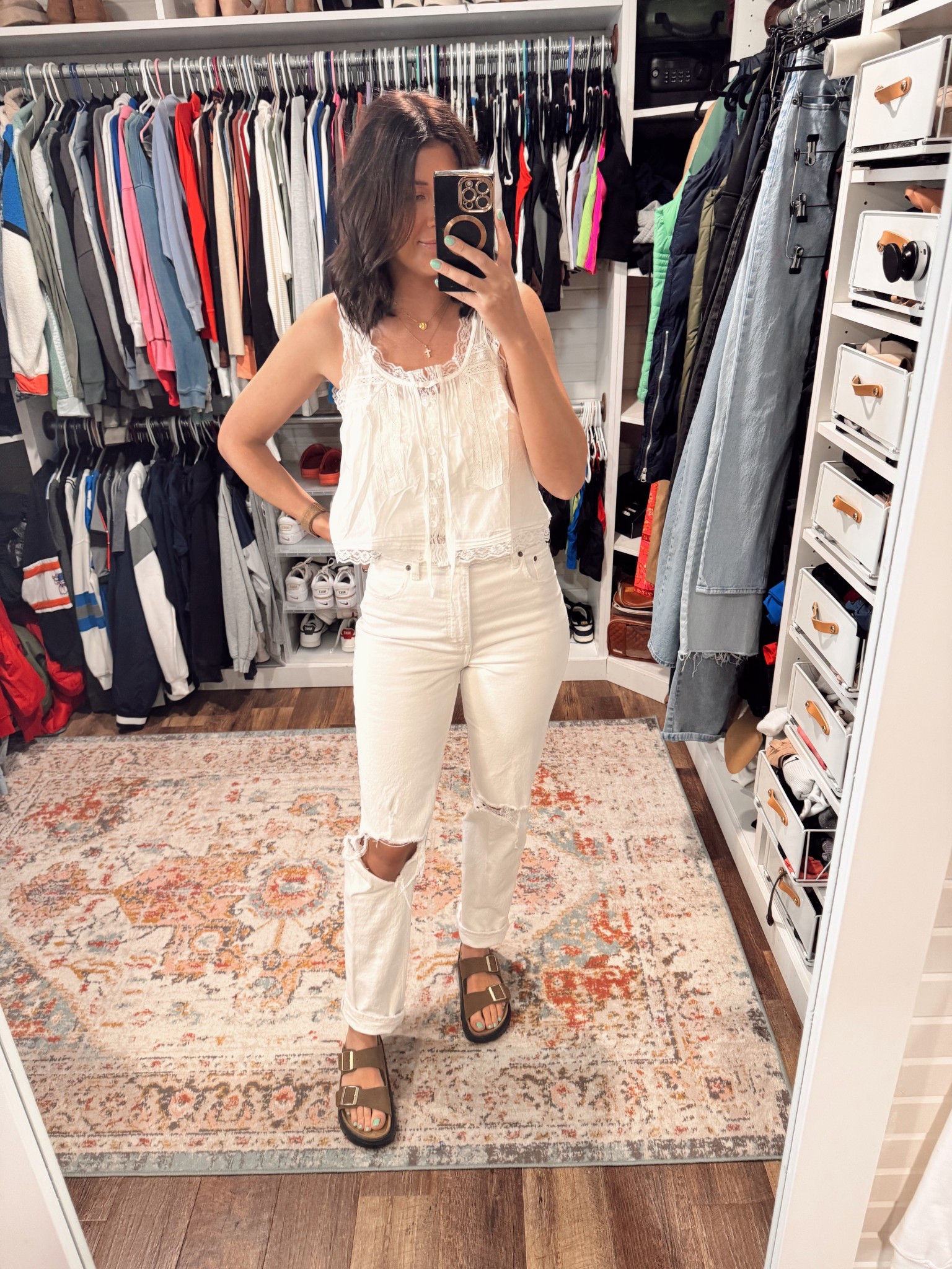 I’m wearing a size large in the top and a size 29 tall in the jeans

#LTKStyleTip #LTKSaleAlert #LTKSeasonal