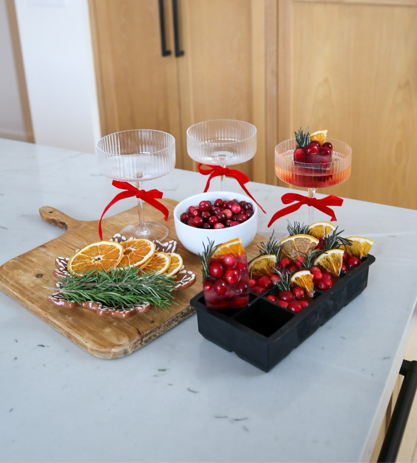 HOLIDAY \ fancy cubes for a Christmas cocktail 🍾

Party
Entertaining 
Kitchen 

#LTKHoliday #LTKFindsUnder50 #LTKHome