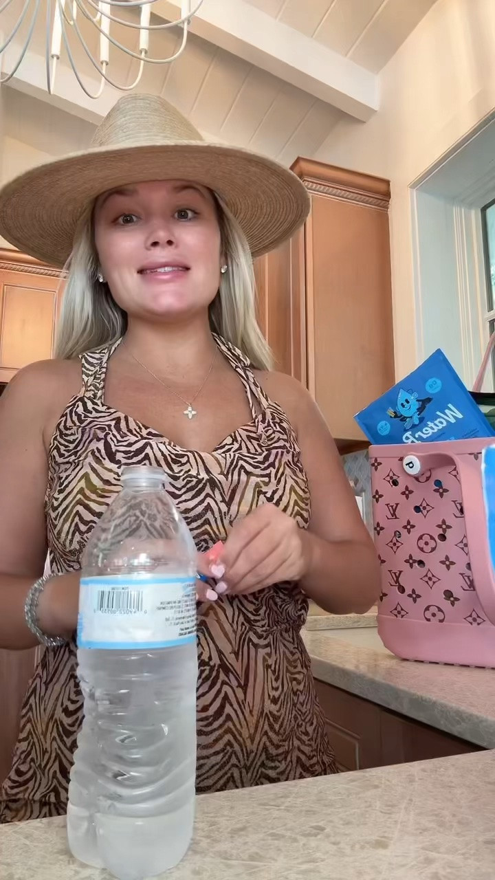 Waterboy packets are an essential for boat days, weekends, workouts, etc!

#LTKselfcare #LTKmomlife #LTKmorningroutine