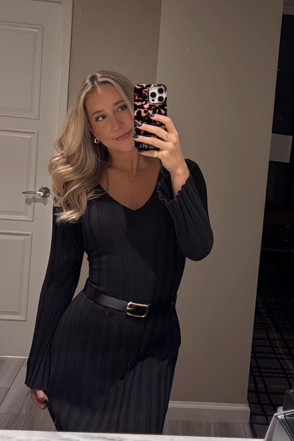 Black maxi long sleeve dress 🖤

#LTKFindsUnder100 #LTKWorkwear #LTKStyleTip