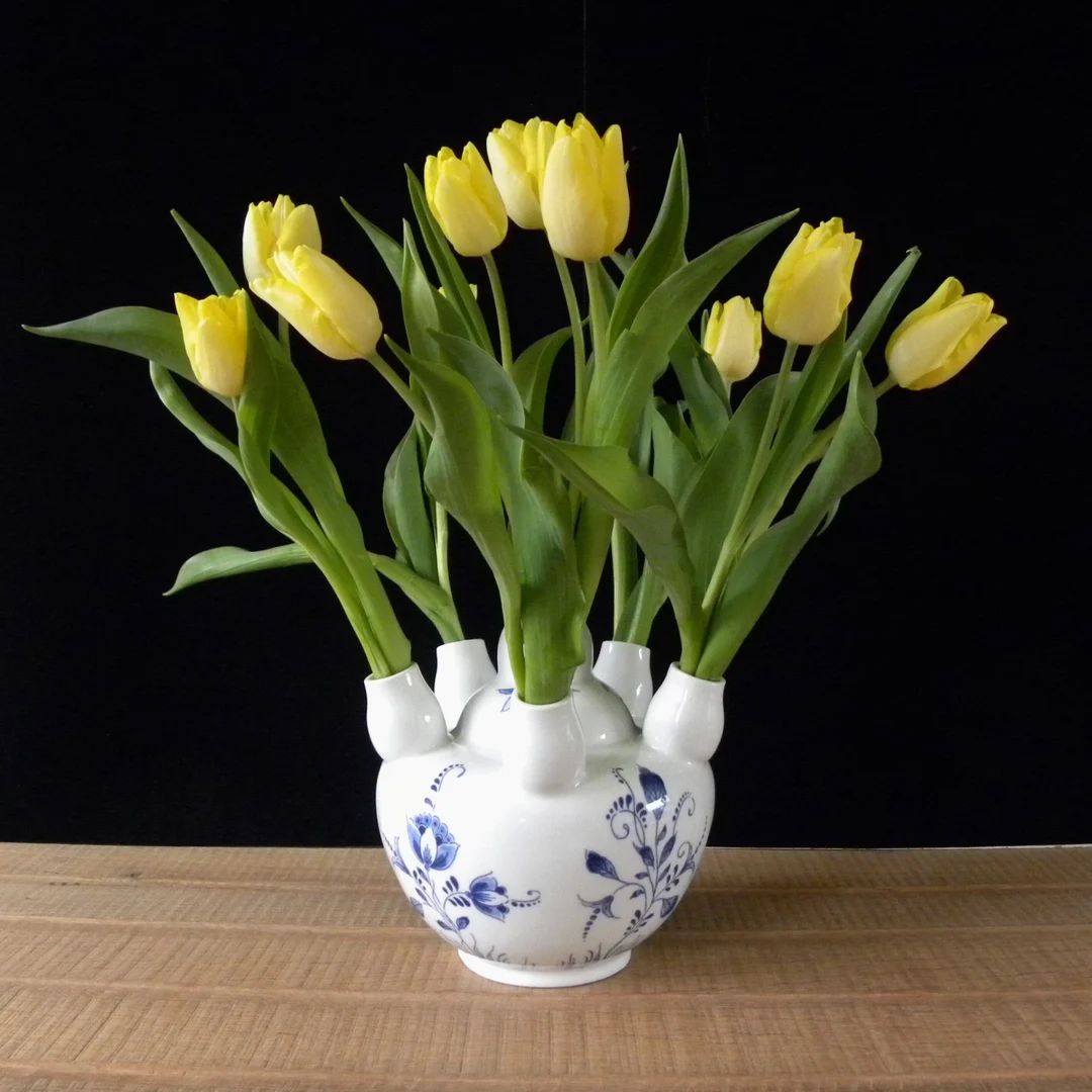 Royal Delfts Blauwe Grote Tulpenvaas Met 6 Sjacheraars En Floraal Decor porceleyne Fles, Met Gesc... | Etsy (US)