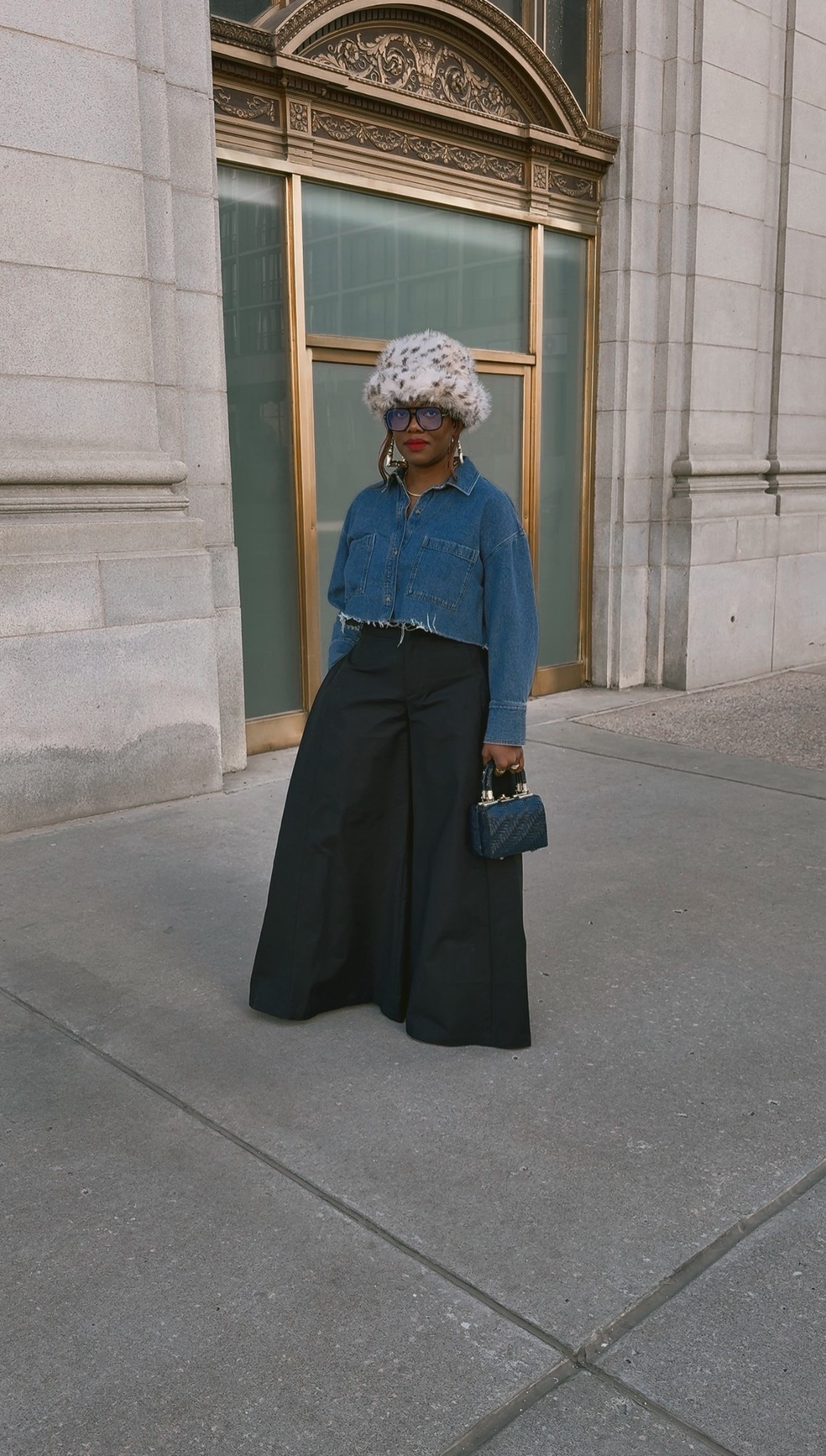 Wide leg pant outfits 

#LTKdayinmylife #LTKgrwm #LTKMidsize