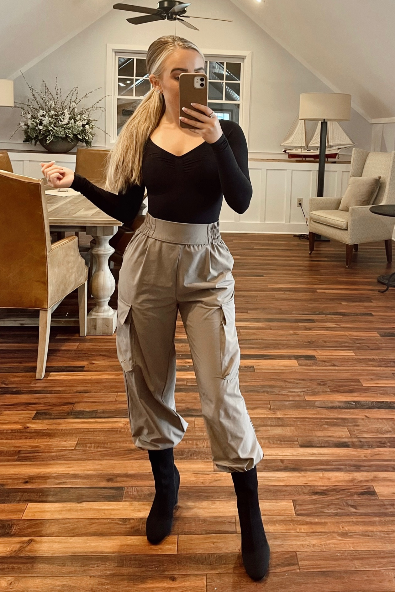 Work fit of the day - dress these joggers up or down! Also hopped on the Skims bandwagon and I LOVE the long sleeve bodysuits  

#LTKworkwear #LTKstyletip #LTKfindsunder100