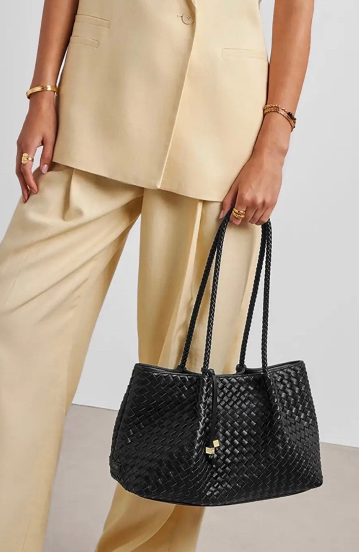 Black bag


#LTKdayinmylife #LTKSeasonal