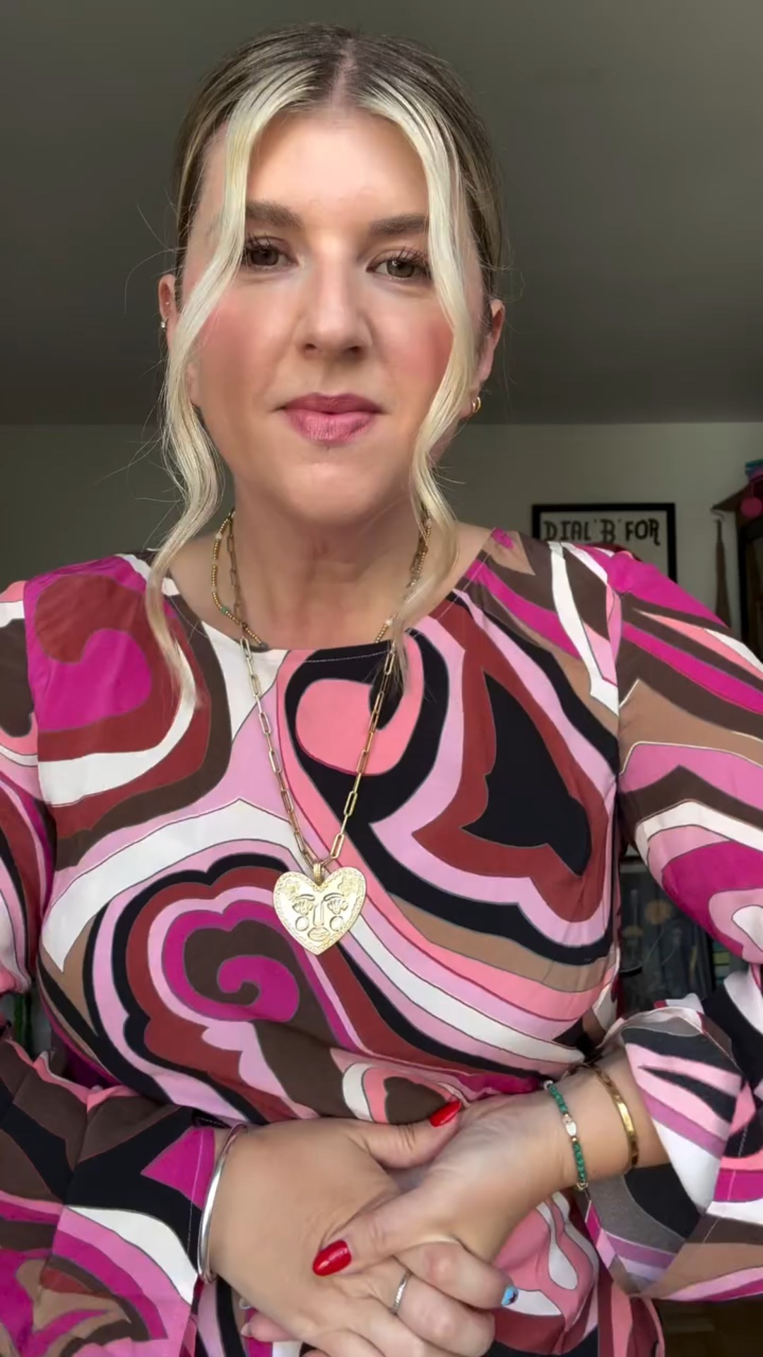 What should I wear out out for my friends 40th celebrations?! (I know I know, I don’t look old enough to have 40 year old friends 😏🤣)
If you make it to the end of this I salute you 

As always I will take your comments on board but probably do the opposite of what everyone says 🤣🤣

Dress 1- @rixo 
Dress 2- @neverfullydressed 

#whatshouldiwear #goingoutoutfit #personalstyle #neverfullydressed #humansofrixo